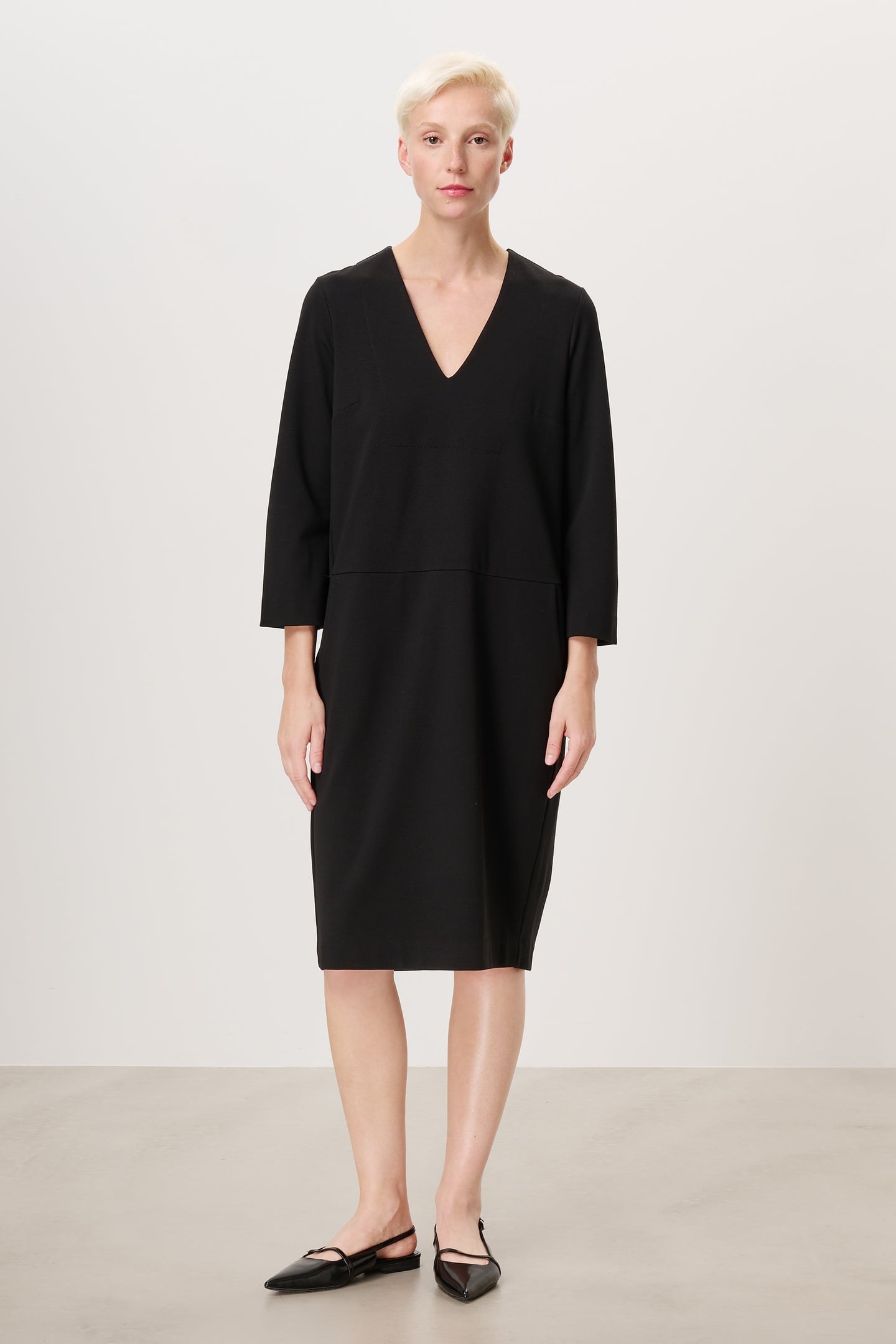 NEW PUNTO V DRESS BLACK 1