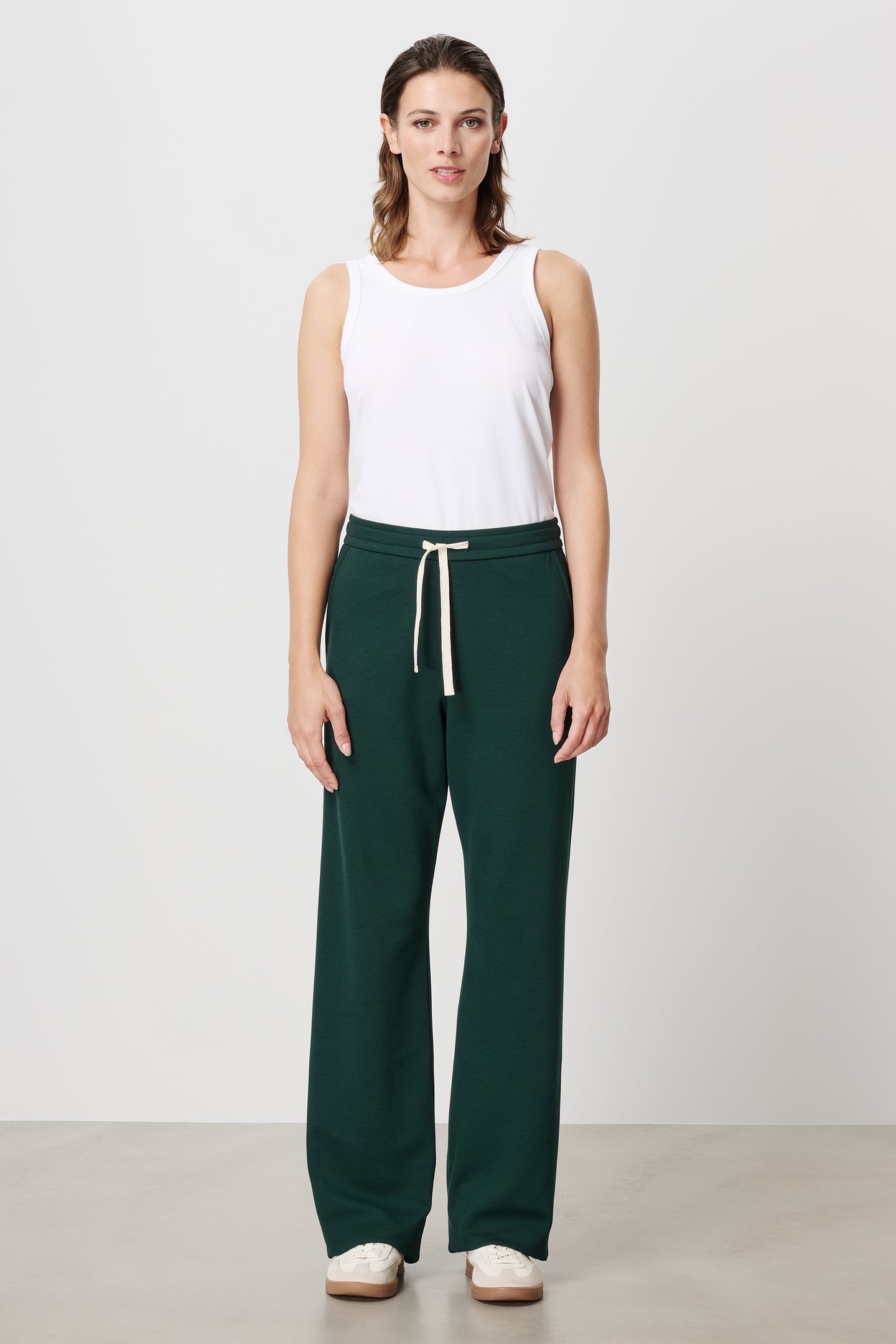 PUNTO CASUAL DRAWSTRING PANTS PINE GREEN 2