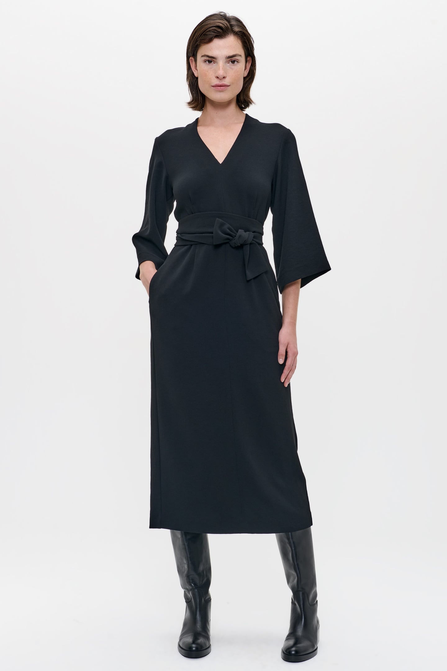 FLOWY WAISTED V-NECK DRESS BLACK 3