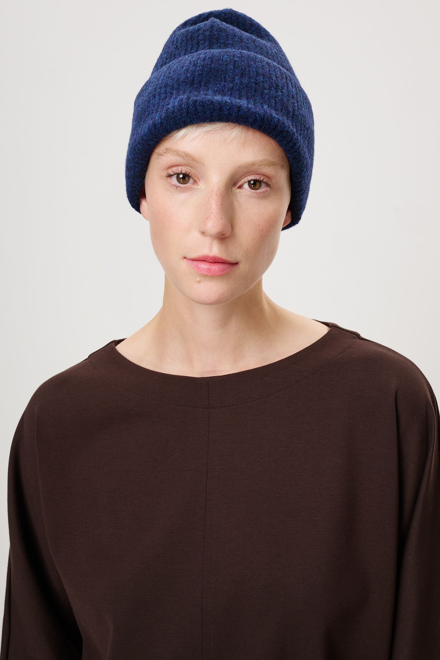 BOB BEANIE DEEP BLUE 2