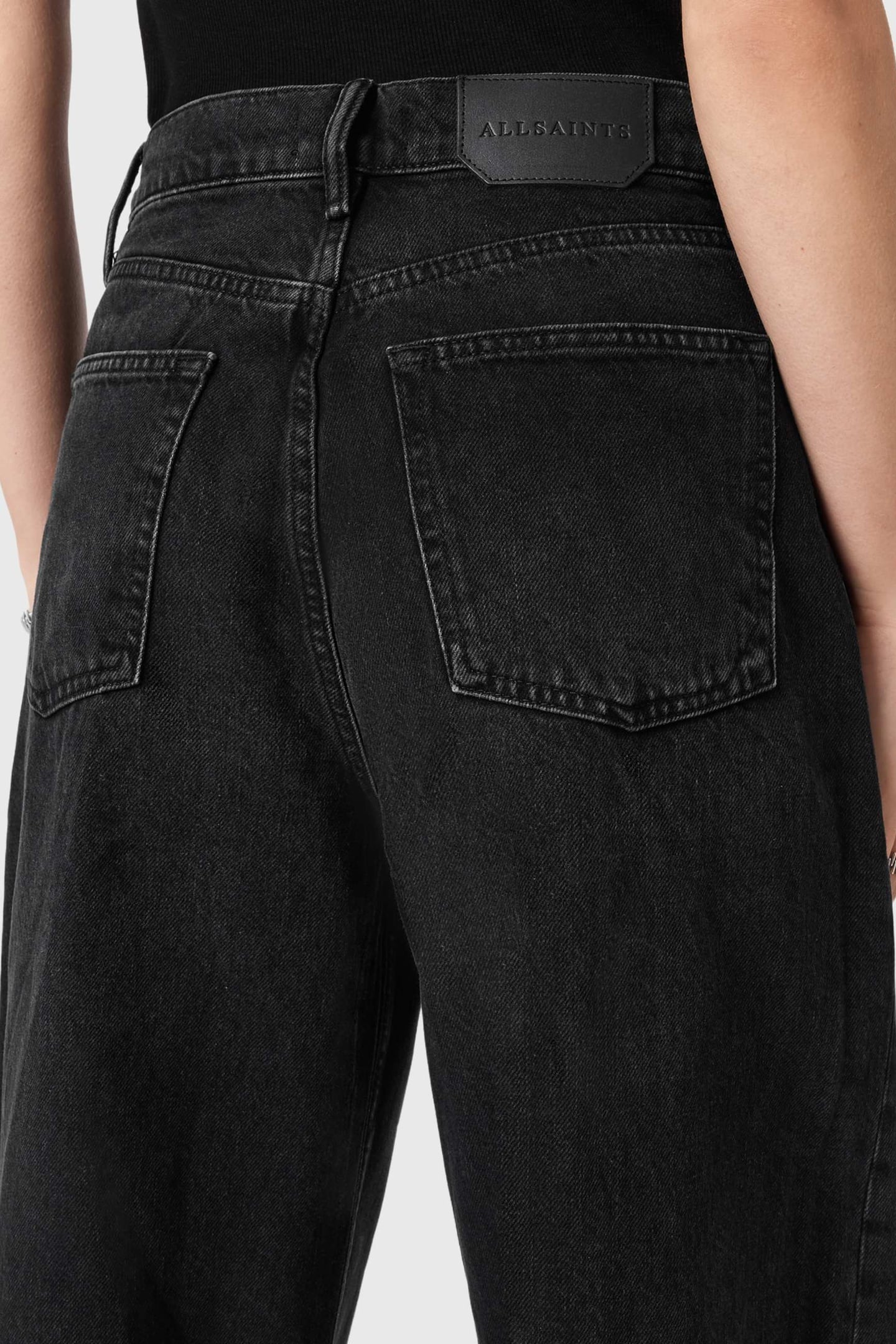 AKI CROSSOVER JEAN WASHED BLACK 7