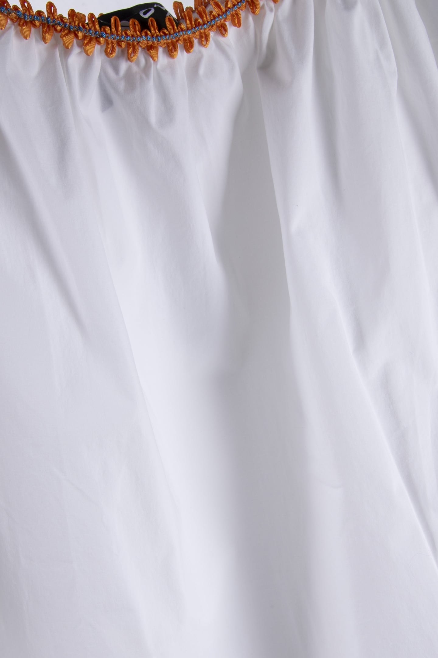 TOP WHITE 4