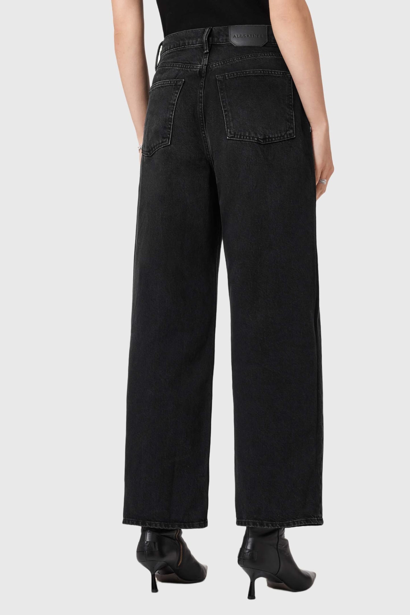 AKI CROSSOVER JEAN WASHED BLACK 5