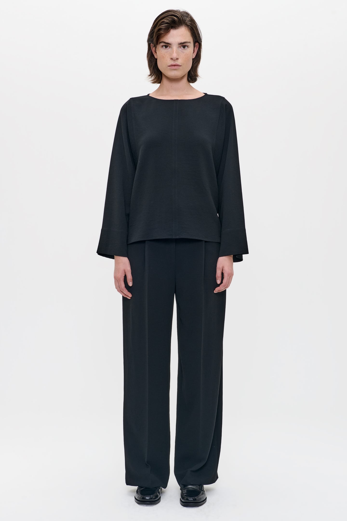FLOWY BAT-SLEEVE TOP BLACK 3