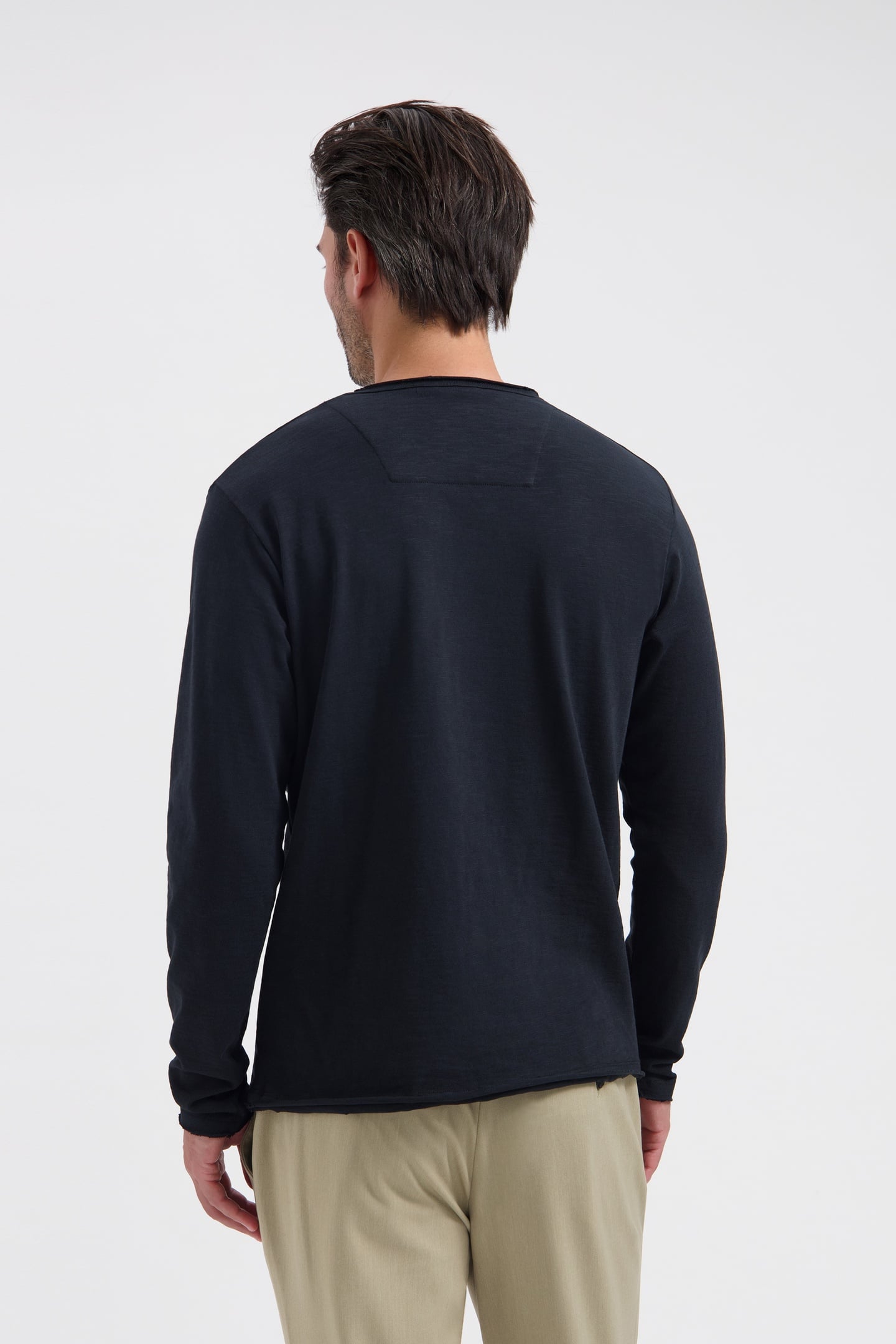 DS_NEWMAN CREWNECK BLACK BLACK 2