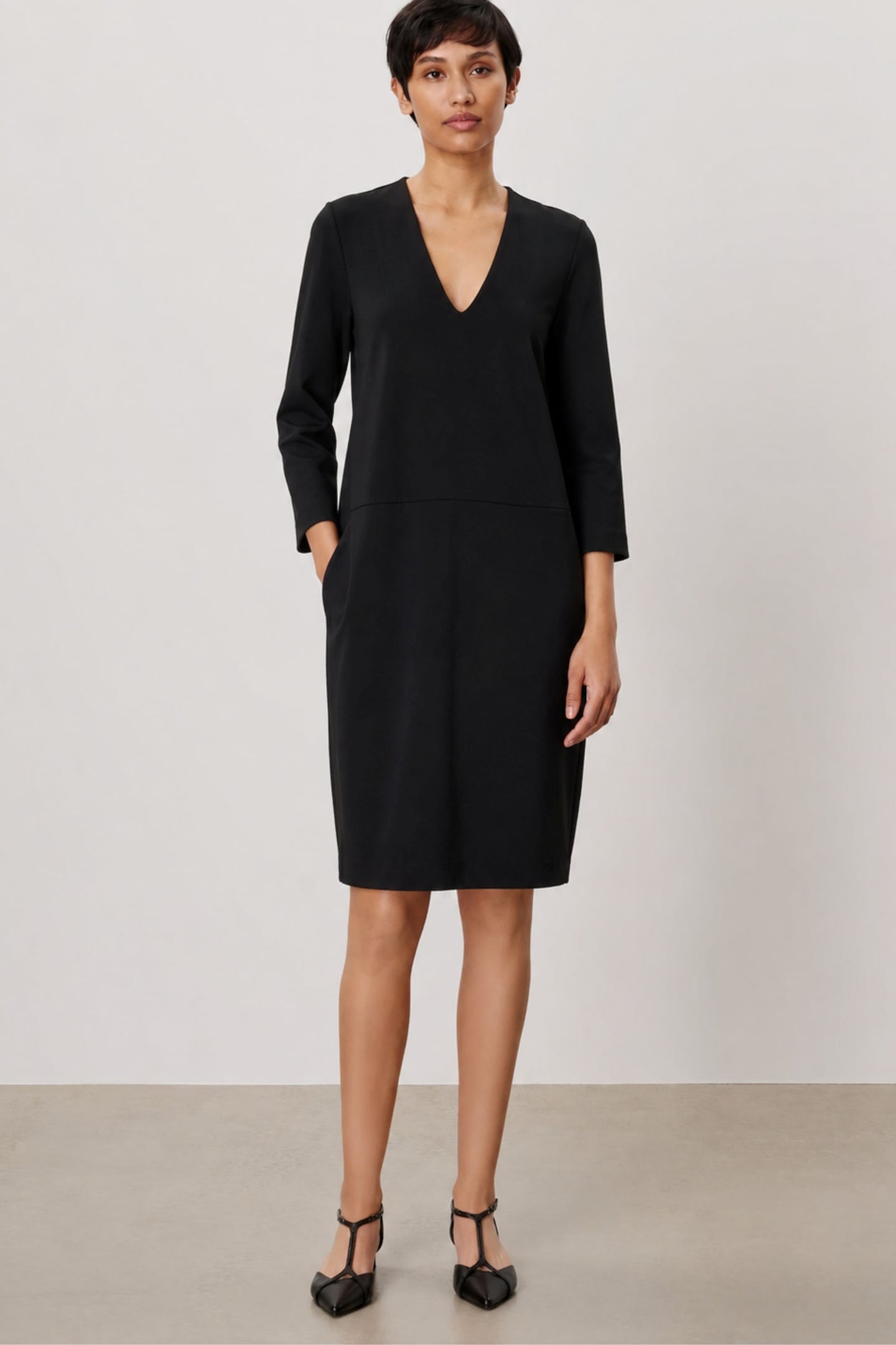 NEW PUNTO V DRESS BLACK 3