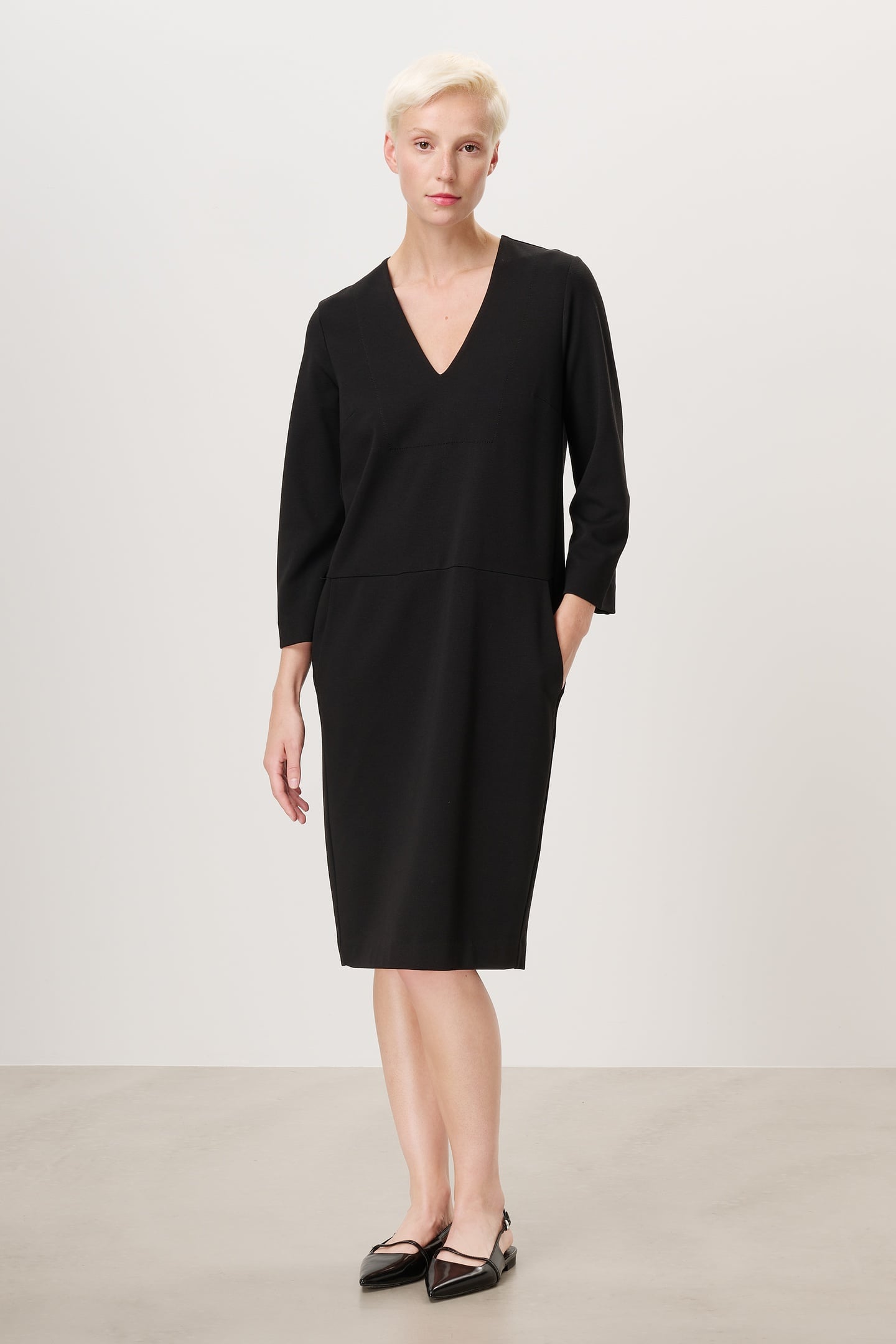 NEW PUNTO V DRESS BLACK 2
