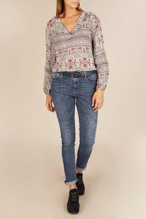 LOOSE V-NECK SHIRT RED W90210 5