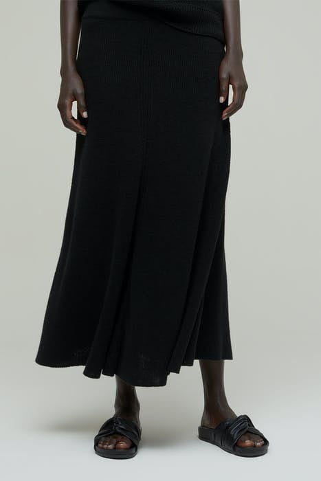 AGDA BLACK 1