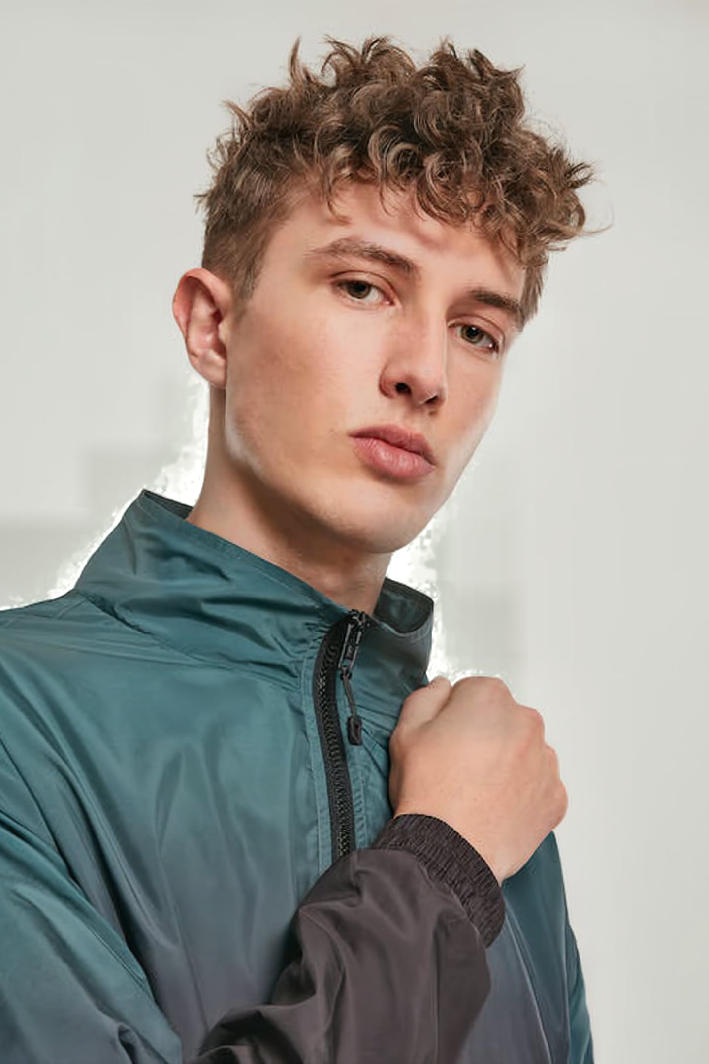GRADIENT PULL OVER JACKET BLACK/BOTTLEGREEN 7