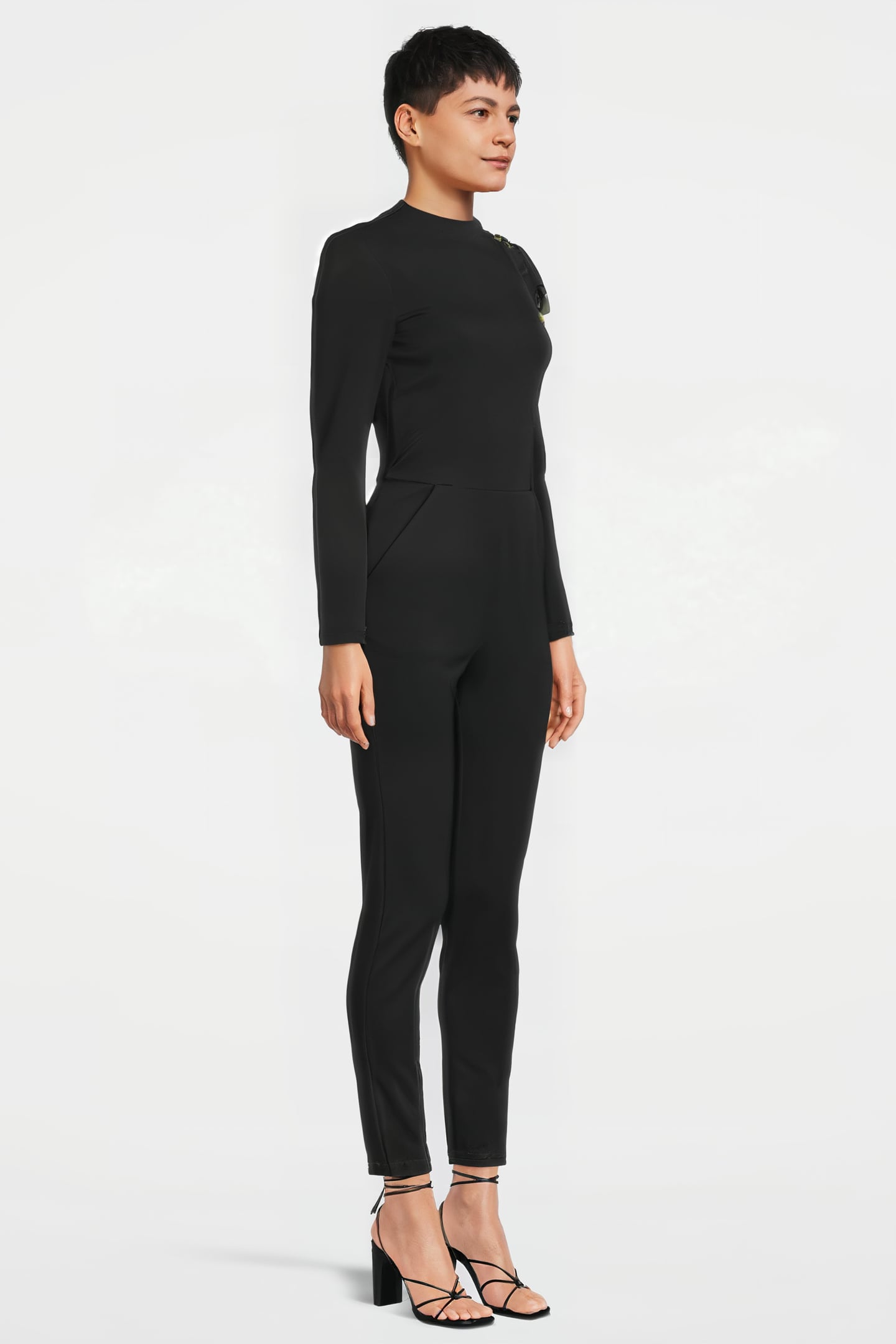 WOMEN‘S SIDE VOLANT OVERALL BLACK 4