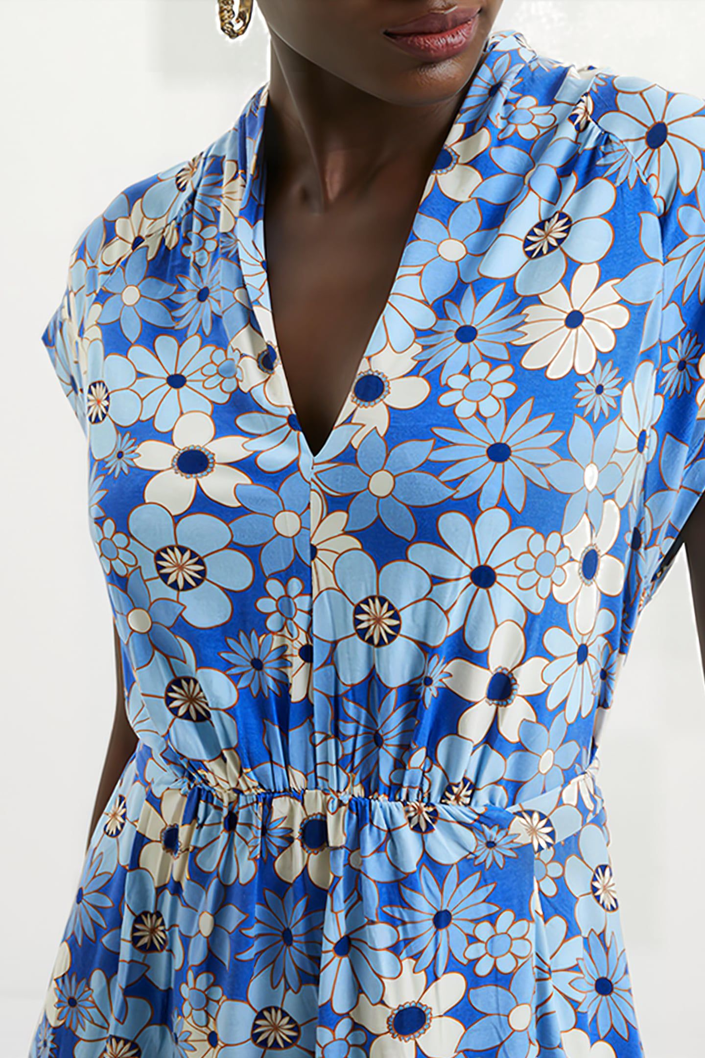 VEE SLEEVELESS S ROYAL 5
