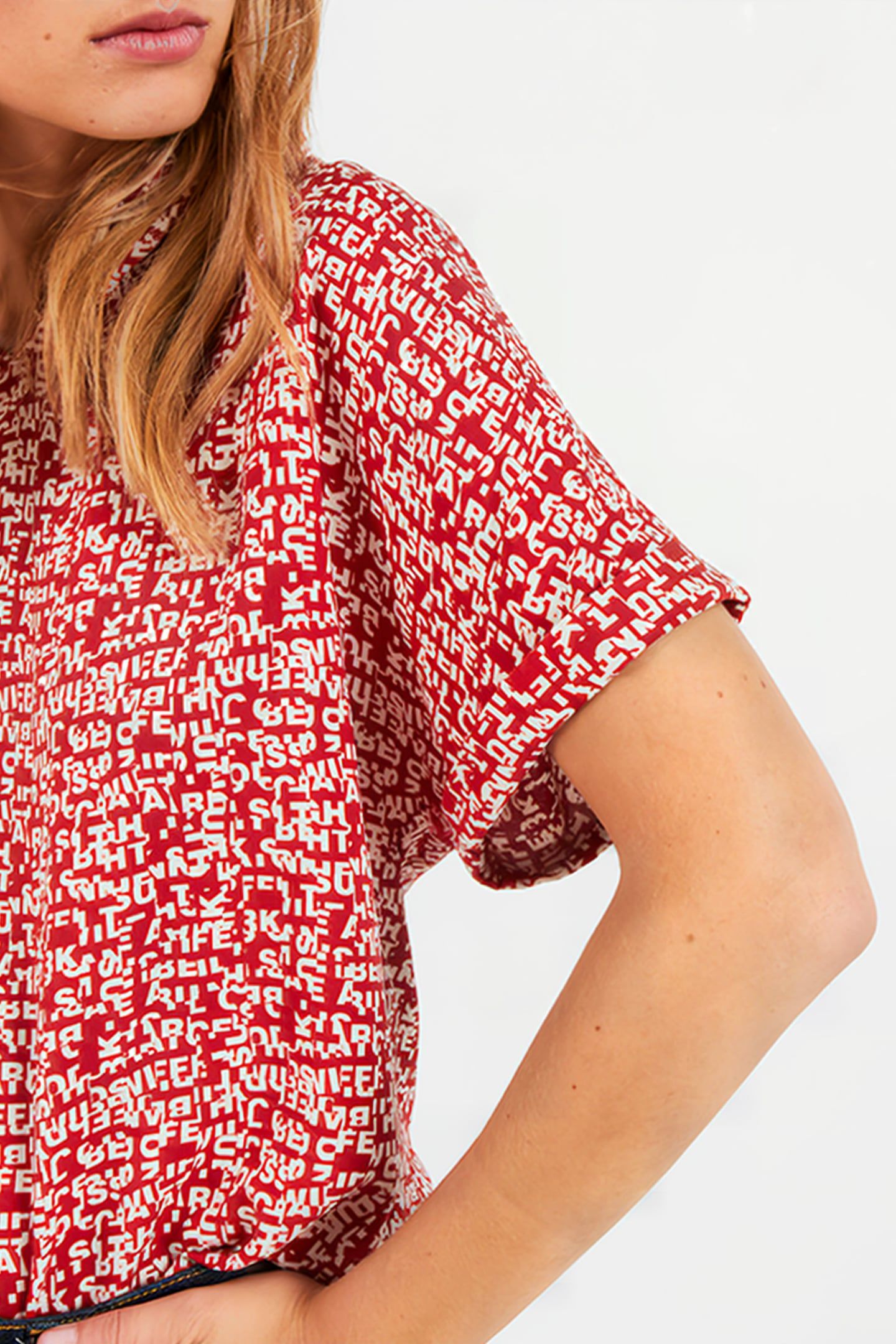 CANDY RED MINI-LETTER PRINT TOP 5