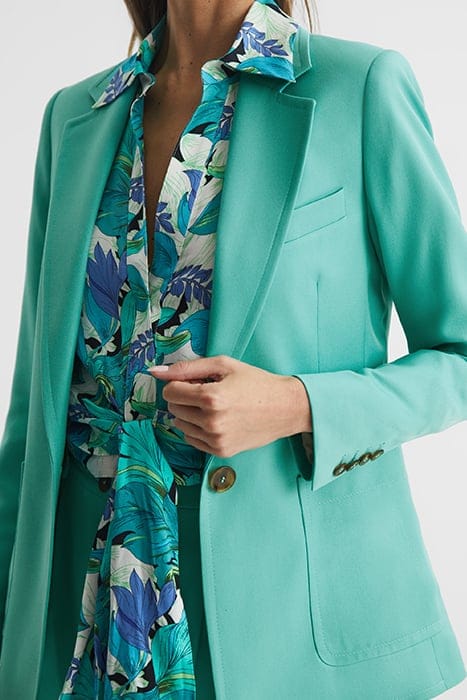 EMBER BLAZER GREEN BLAZER — THE MODEL IS WEARING A SIZE 8 5