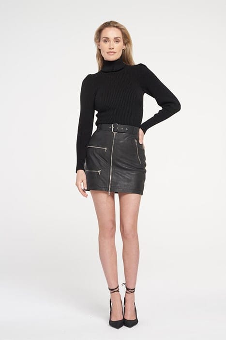 SISSLE BLACK 1