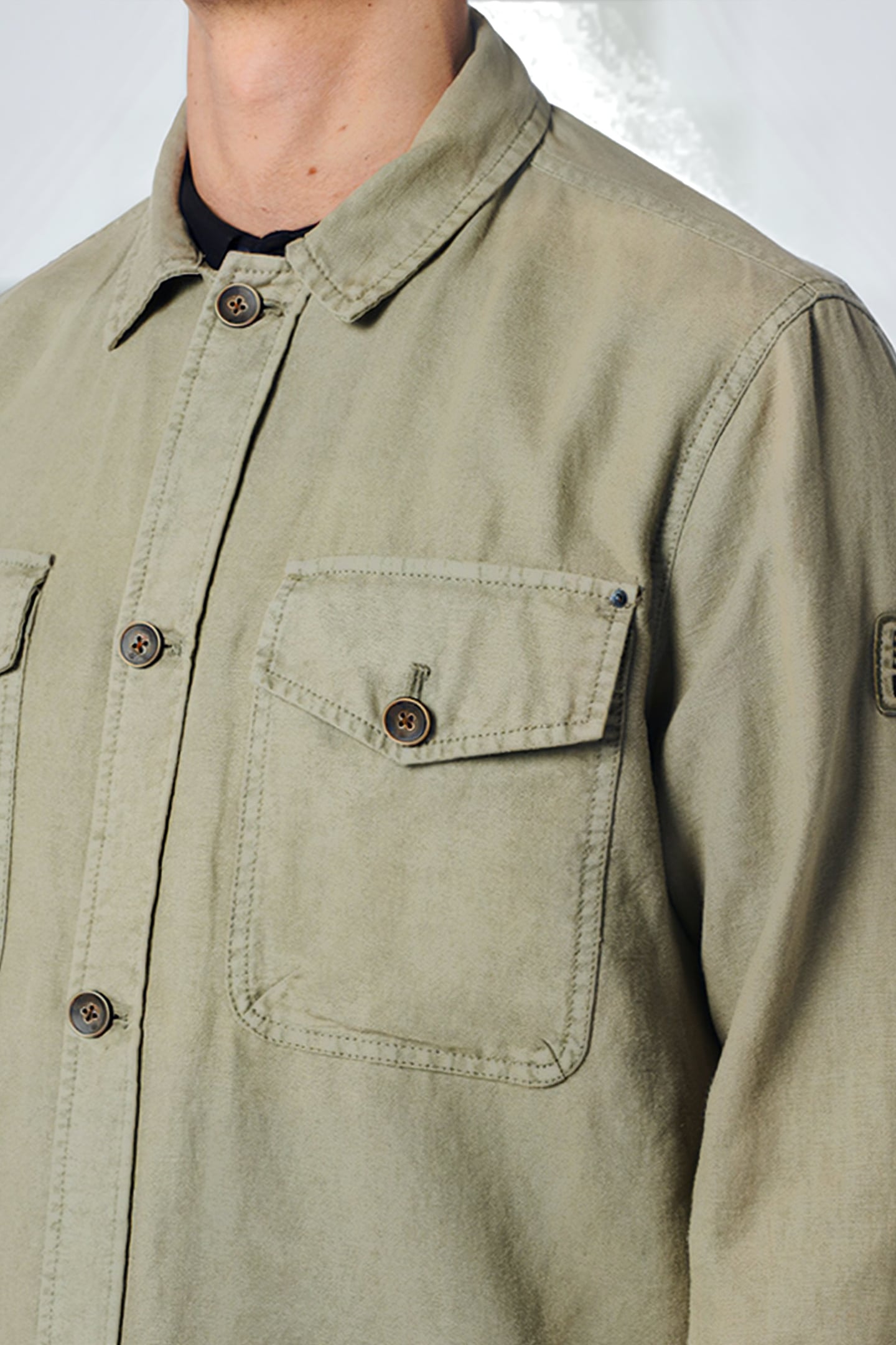 OVERSHIRT BUTTON CLOSURE GARMENT DYED WITH LINEN SMOKE GREEN 6