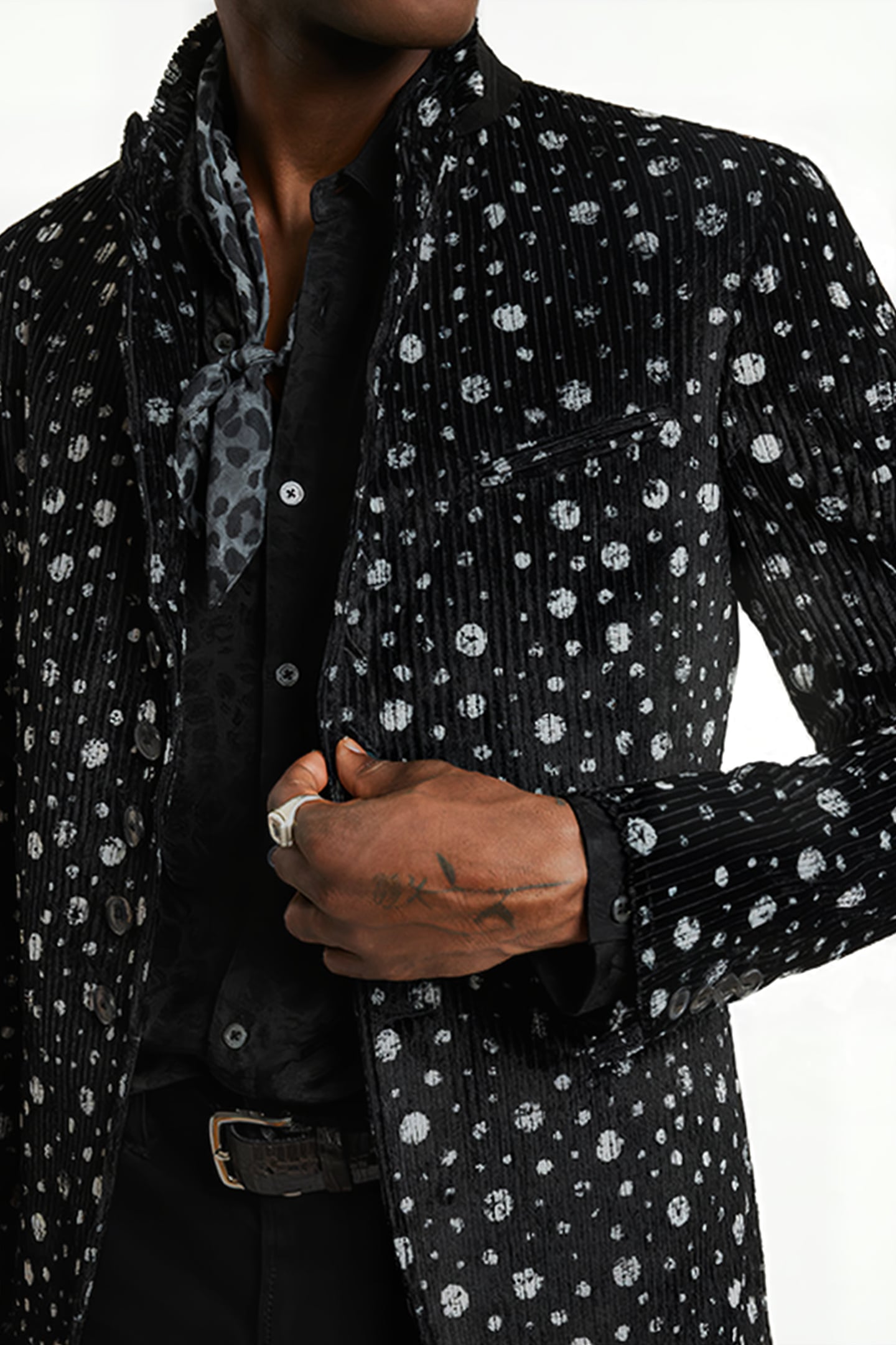 SLIM FIT CONVERTIBLE PEAK LAPEL BUTTON F BLACK 3