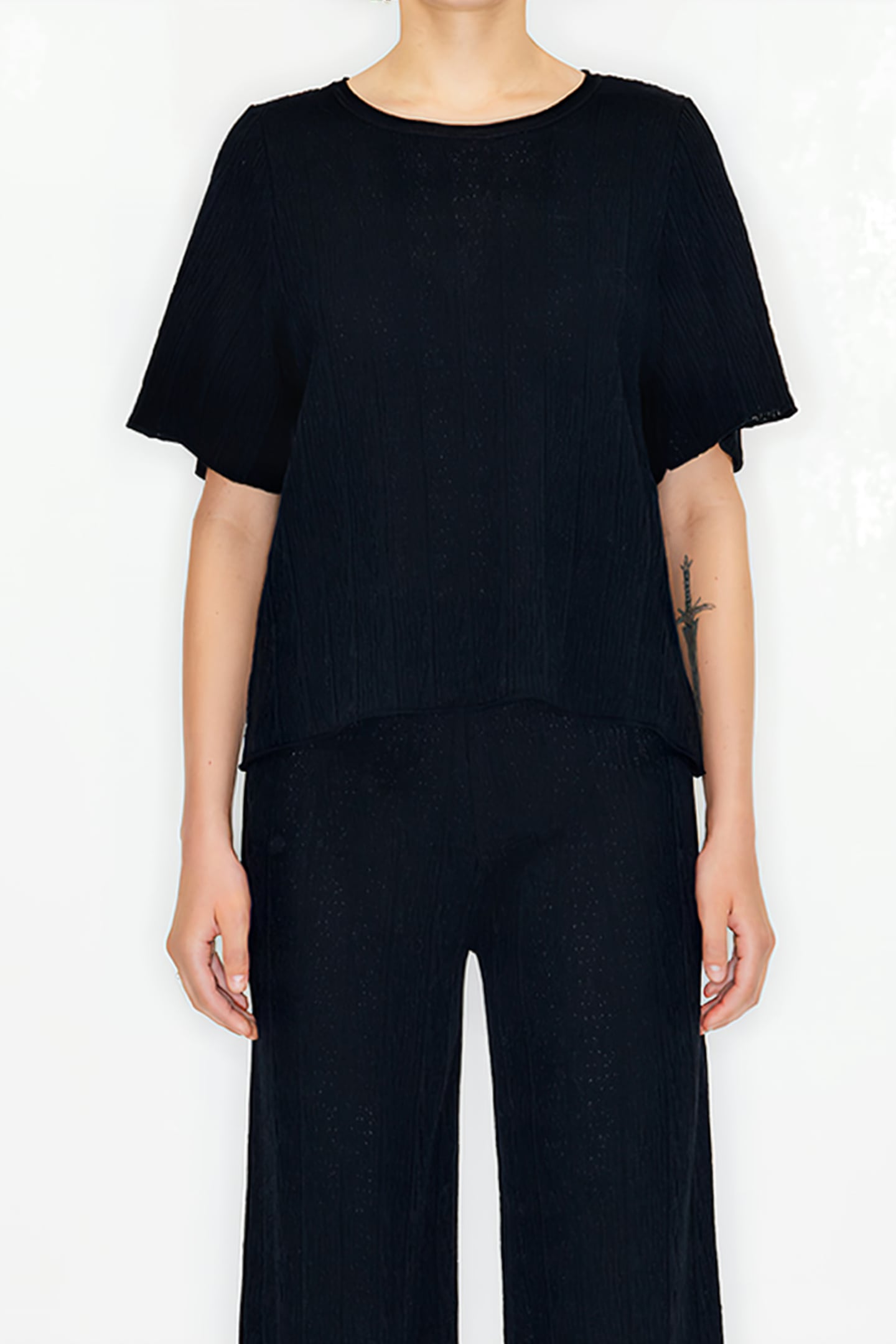 BLACK KNIT SWEATER 1