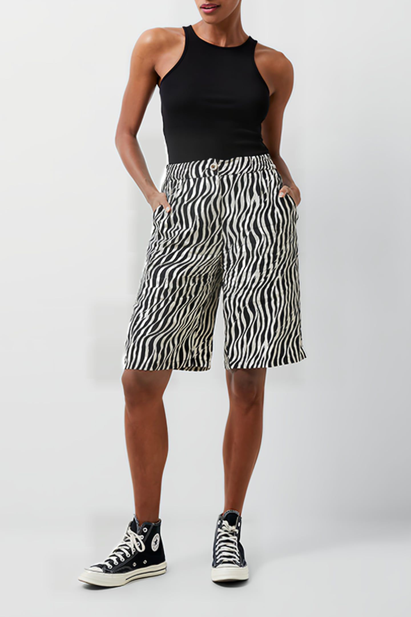 SEINE DELPHINE SHORTS BLACK 5