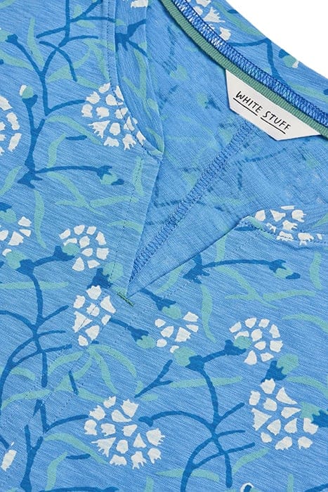NELLY NOTCH NECK TEE BLUE PRINTED 3