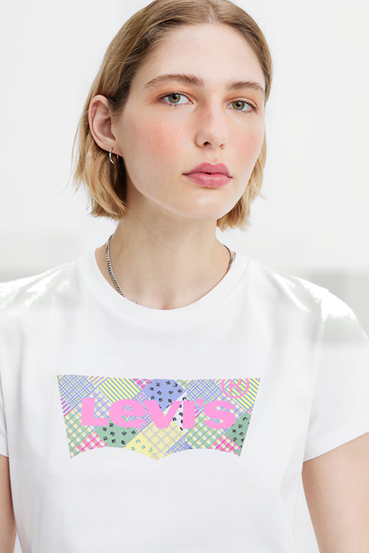 THE T-SHIRT WHITE 6