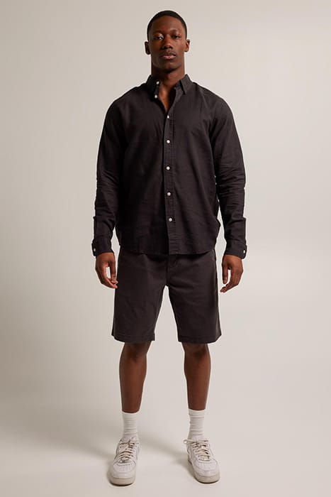 HOLLIS DULL BLACK 1