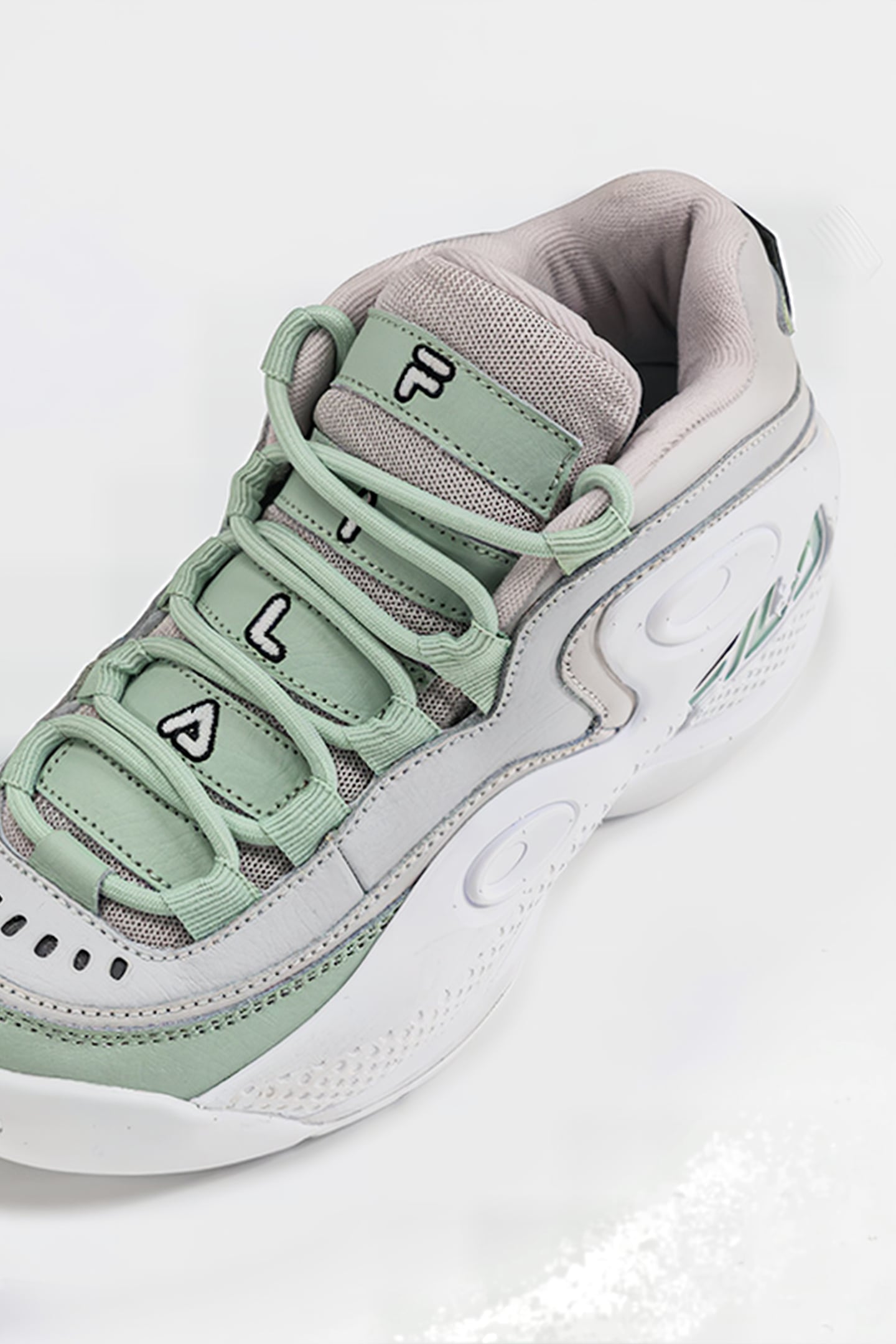GRANT HILL 3 MID WHITE-SILT GREEN 8