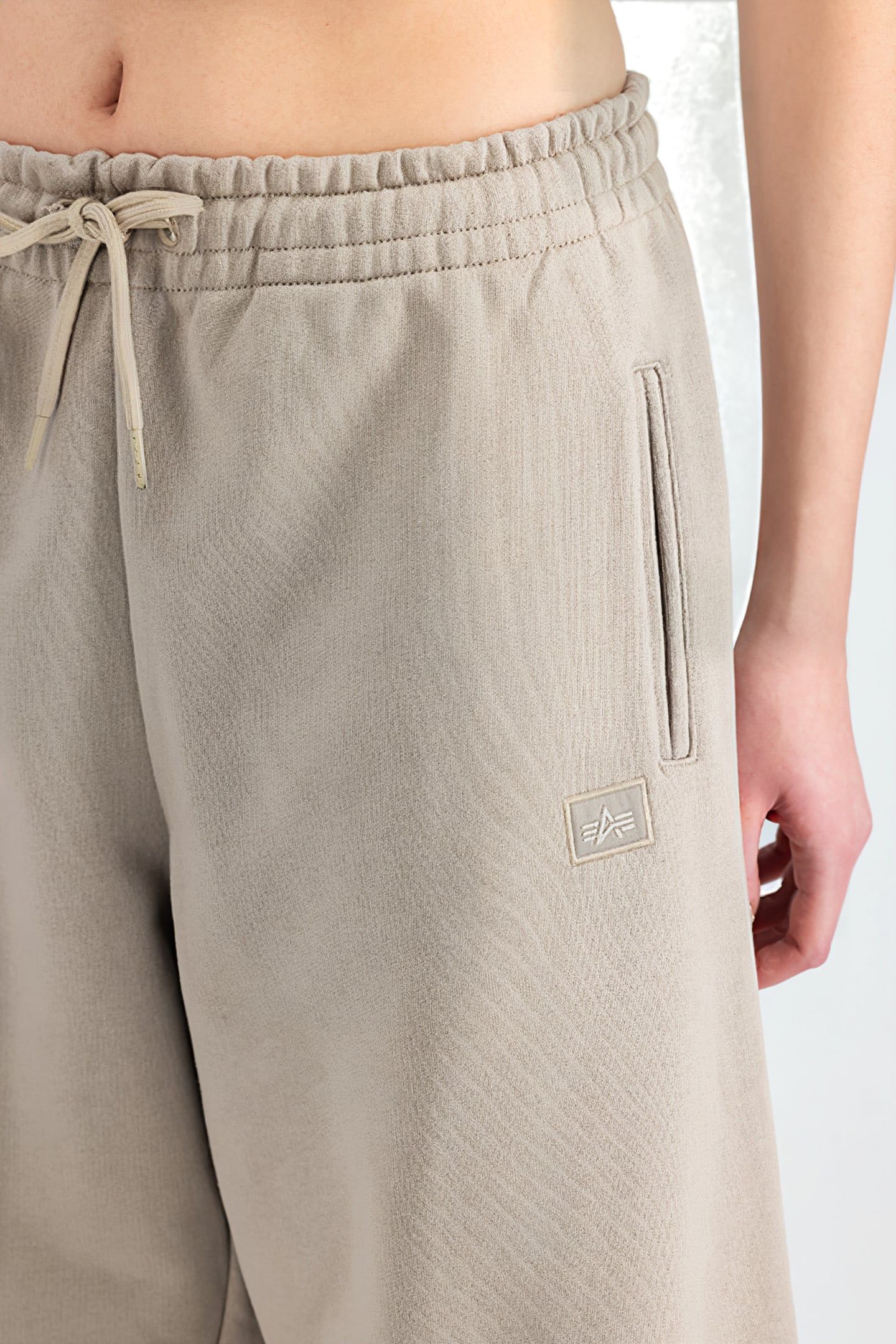 ALPHA ESSENTIALS RL JOGGER VINTAGE SAND 8