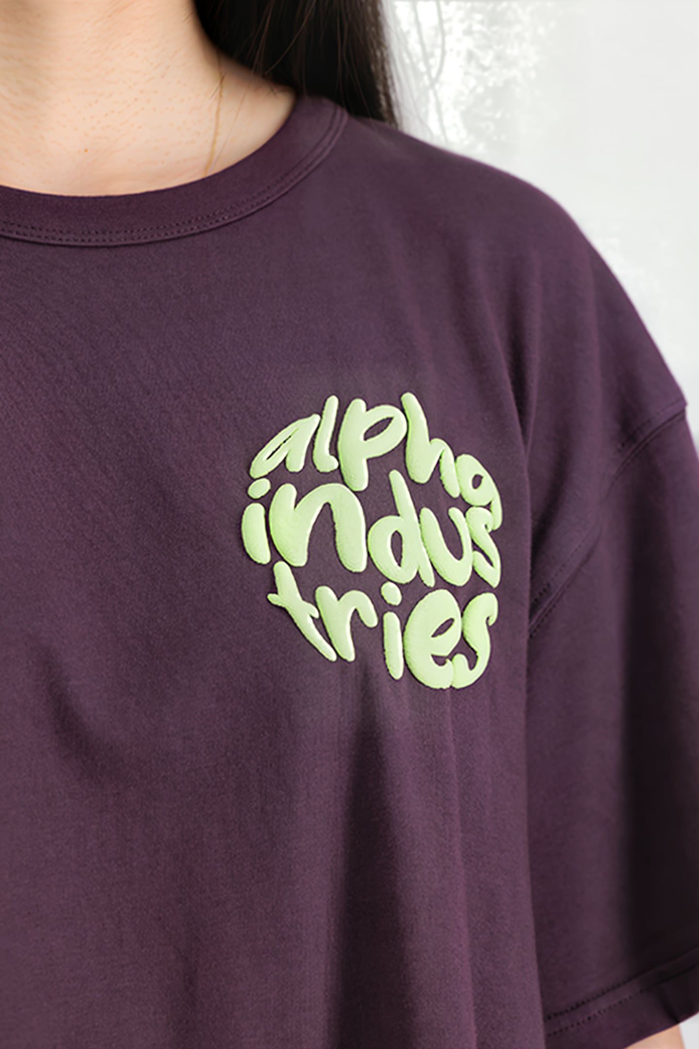 LOGO T PLUM 7