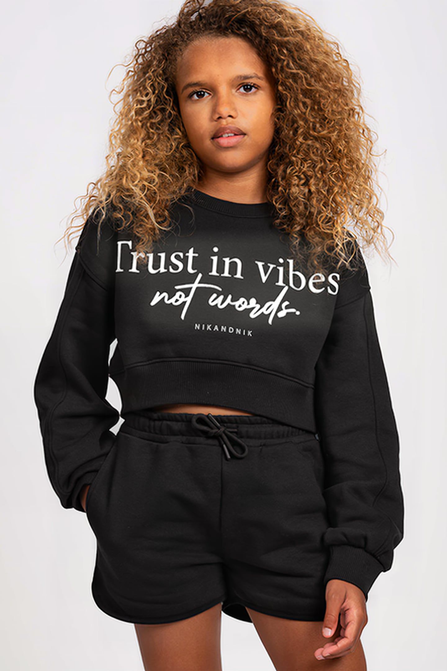 VIBES SWEATER BLACK 1