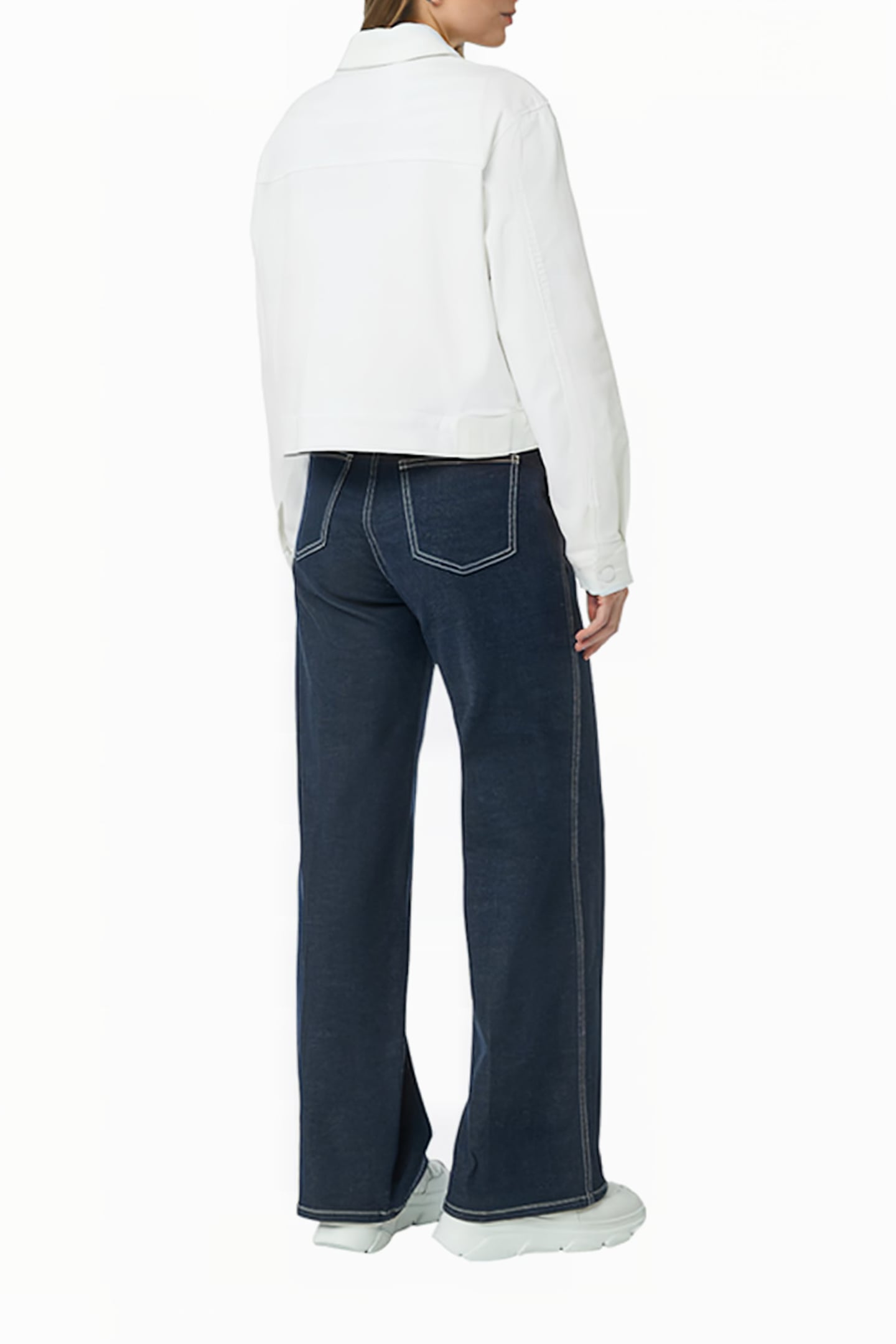 COMMA JACKET INDOOR WHITE 3