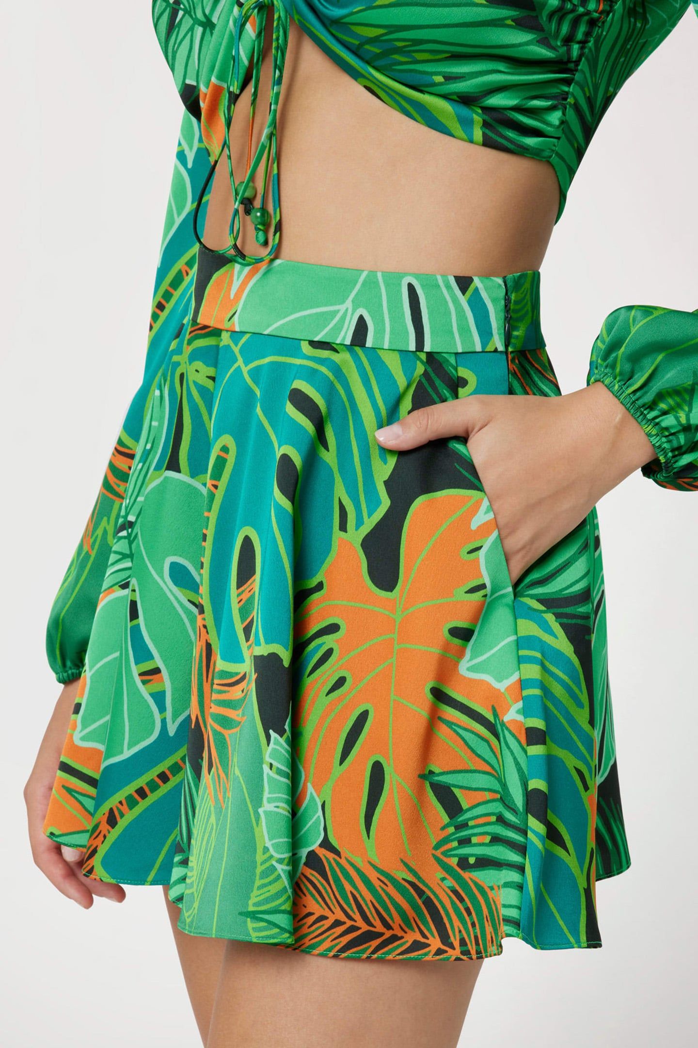 MARCIANO BY GUESS AMAZON SHORT AMAZON LEAF 5