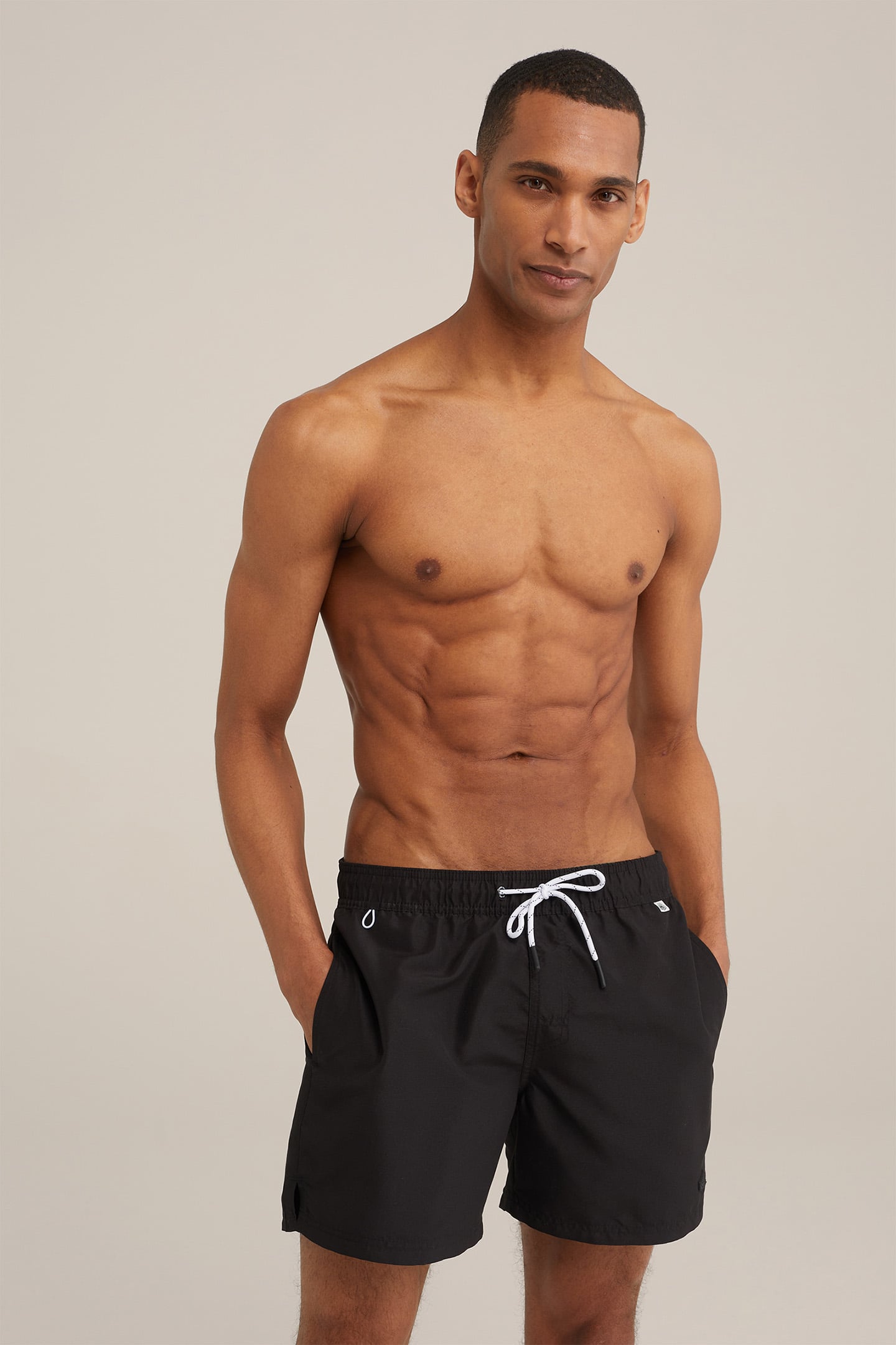 BEACH SHORT BLACK 1