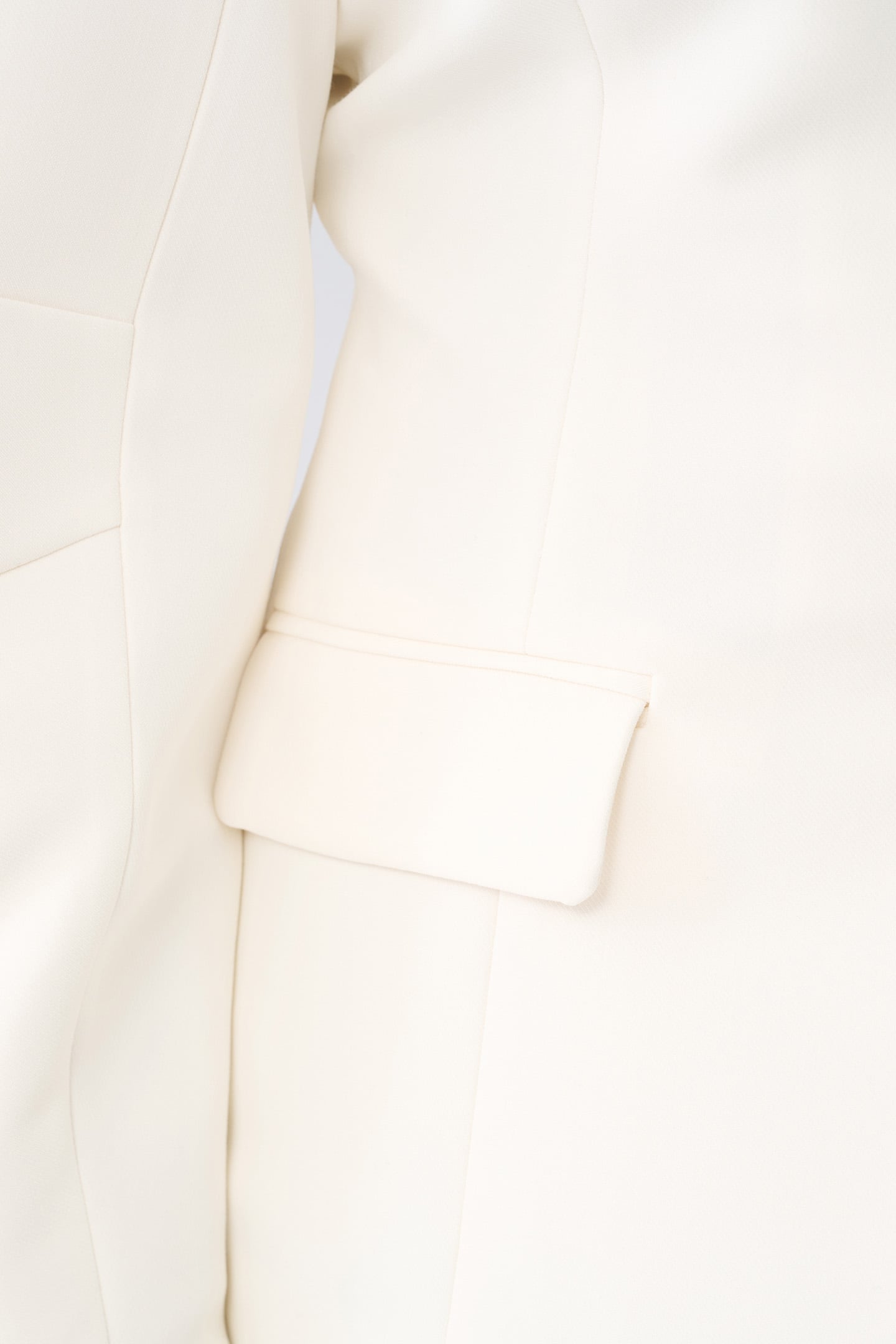 LA-SBHOURGLASS EGG JACKET OFFWHITE 7