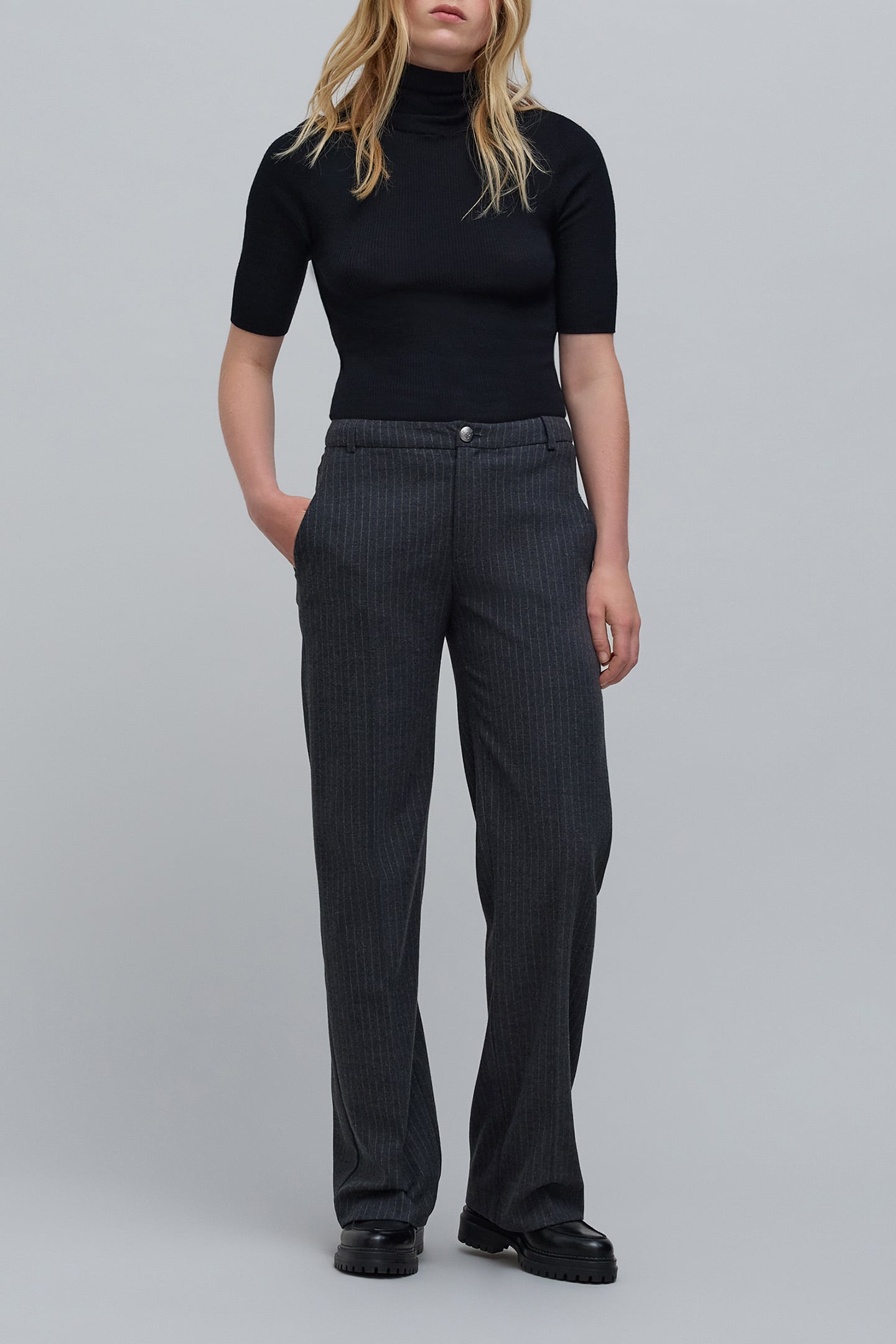GRAY FLARE SUIT PANTS WITH TENNIS STRIPES 3