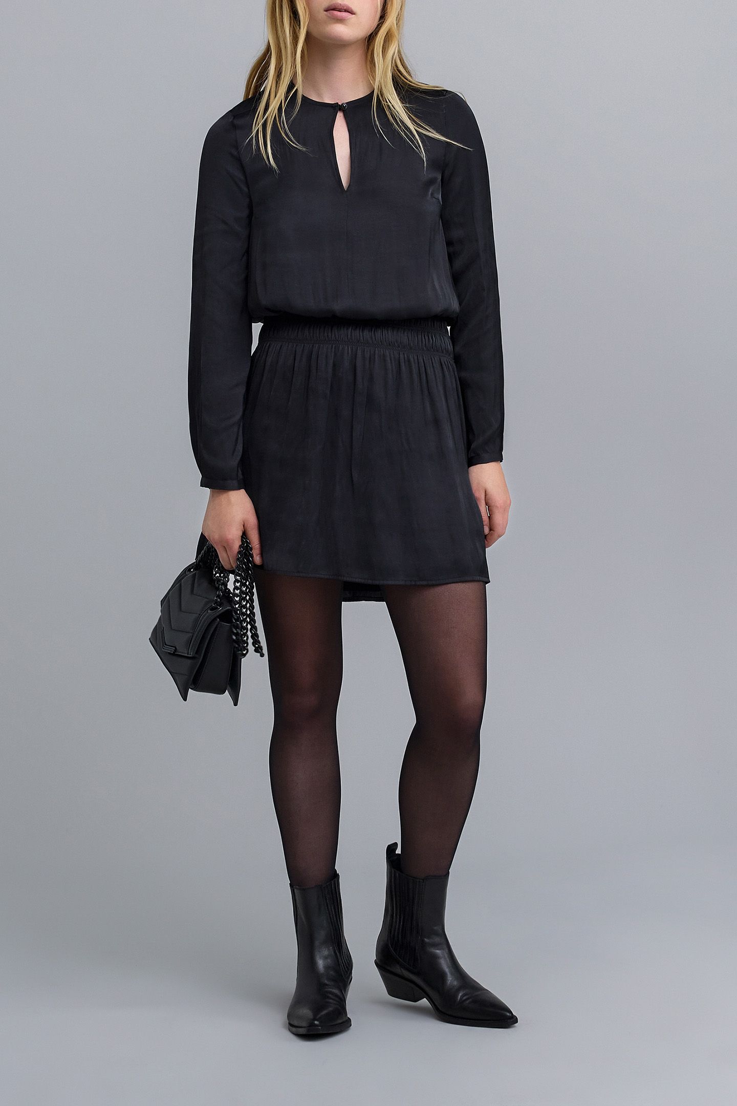 BLACK CRINKLED SMOCKED DRESS 4