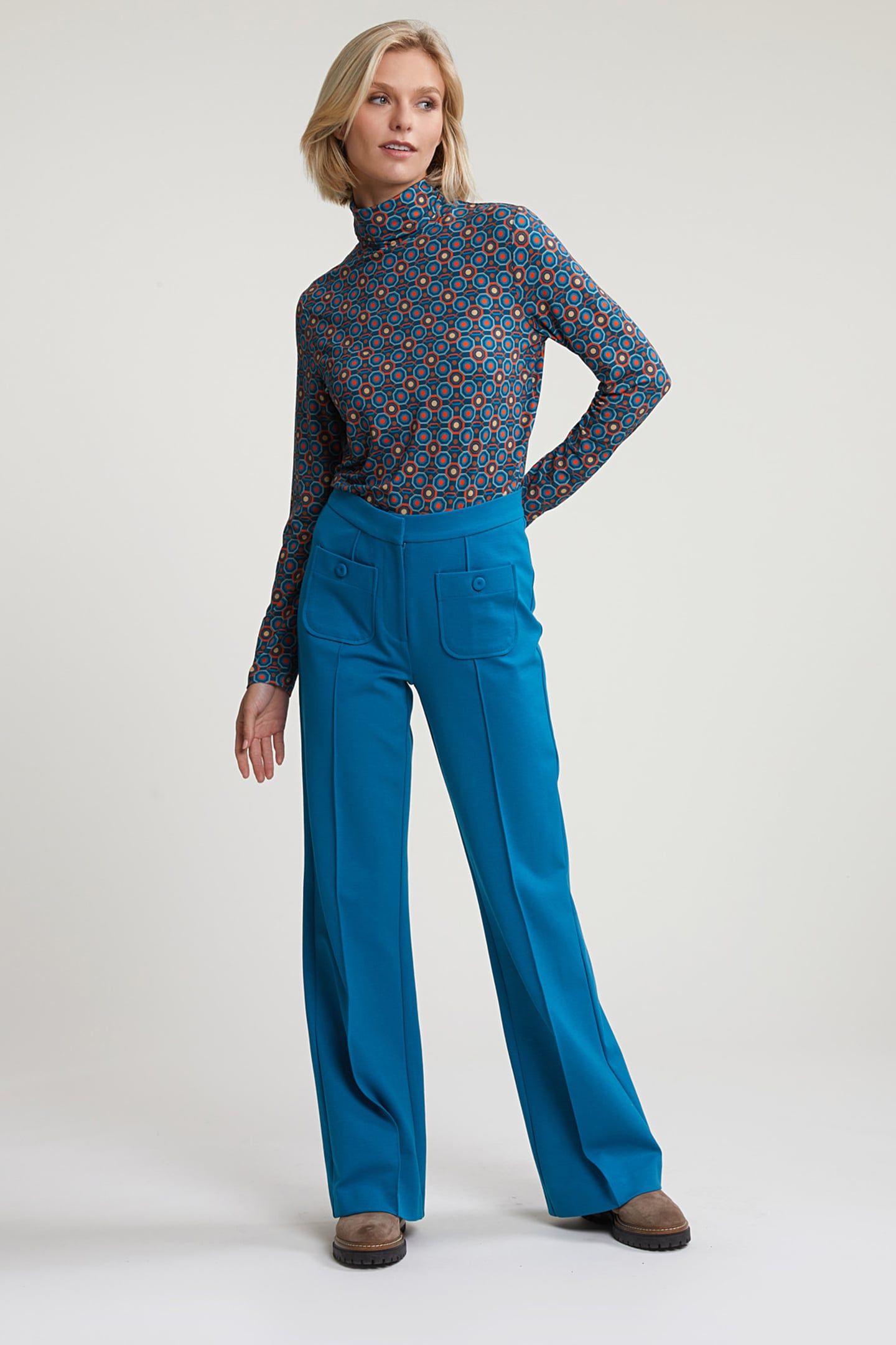 BLUE PANTS 2 APPLIED POCKETS 3