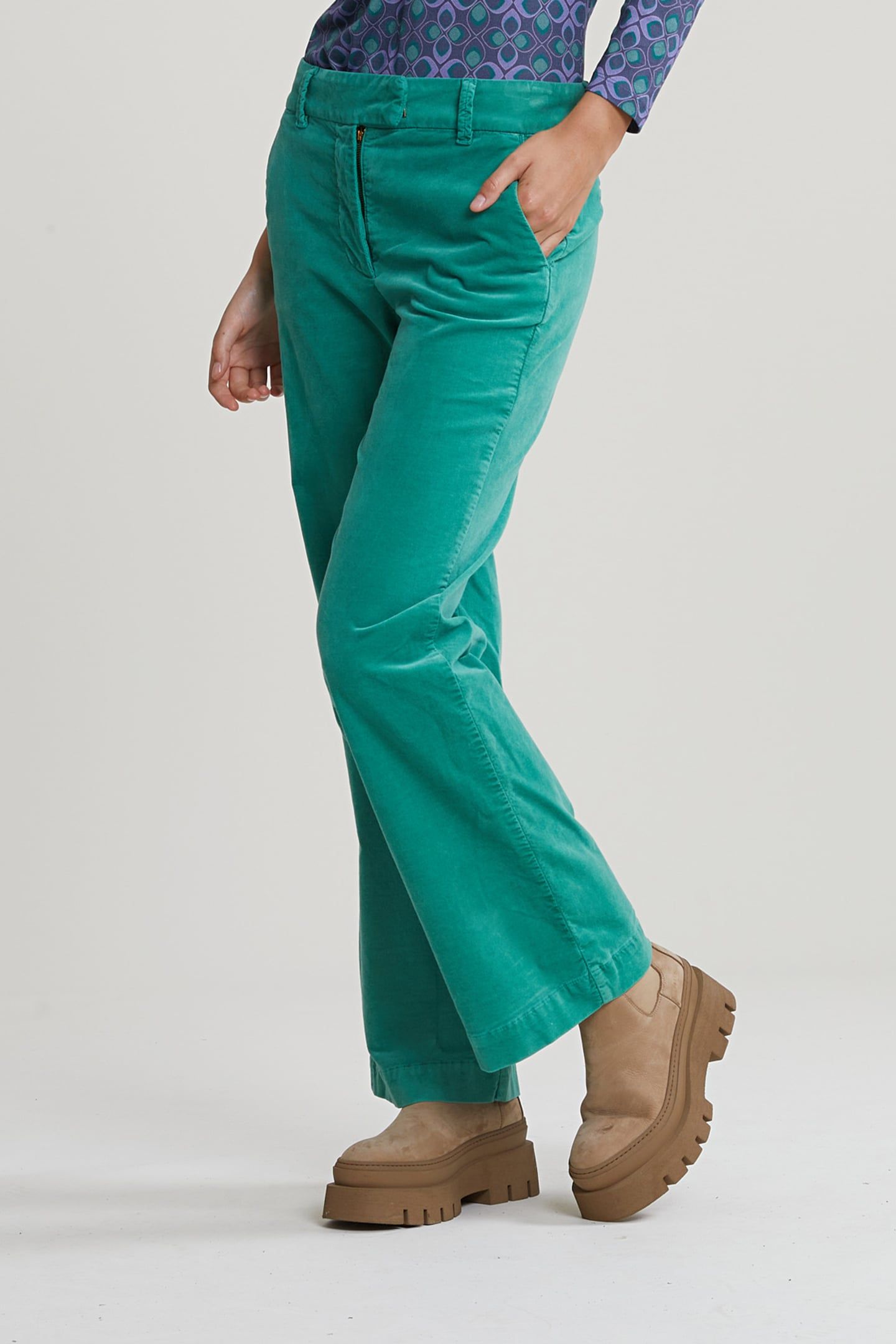 GREEN STRAIGHT VELOURS PANTS 3