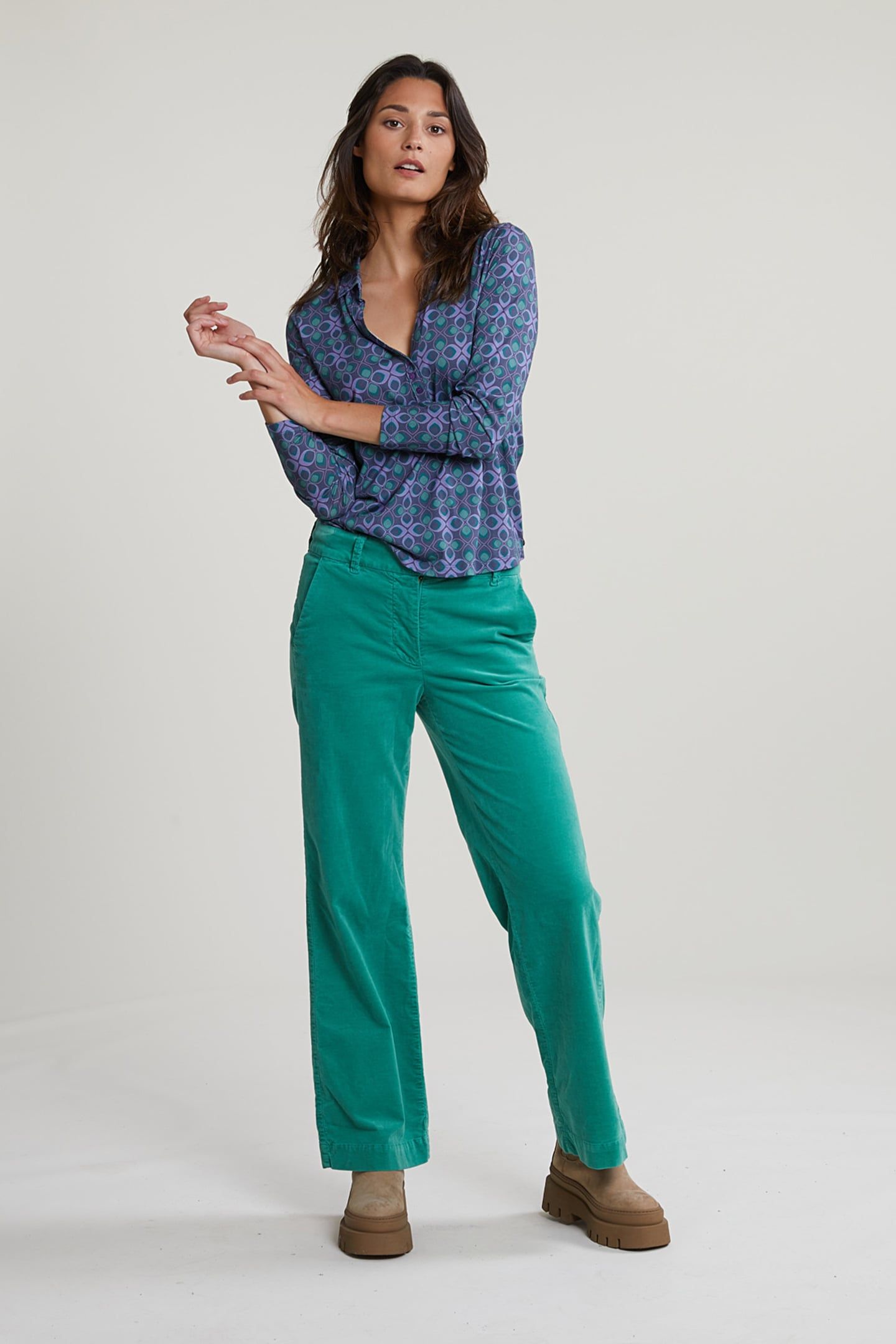 GREEN STRAIGHT VELOURS PANTS 1