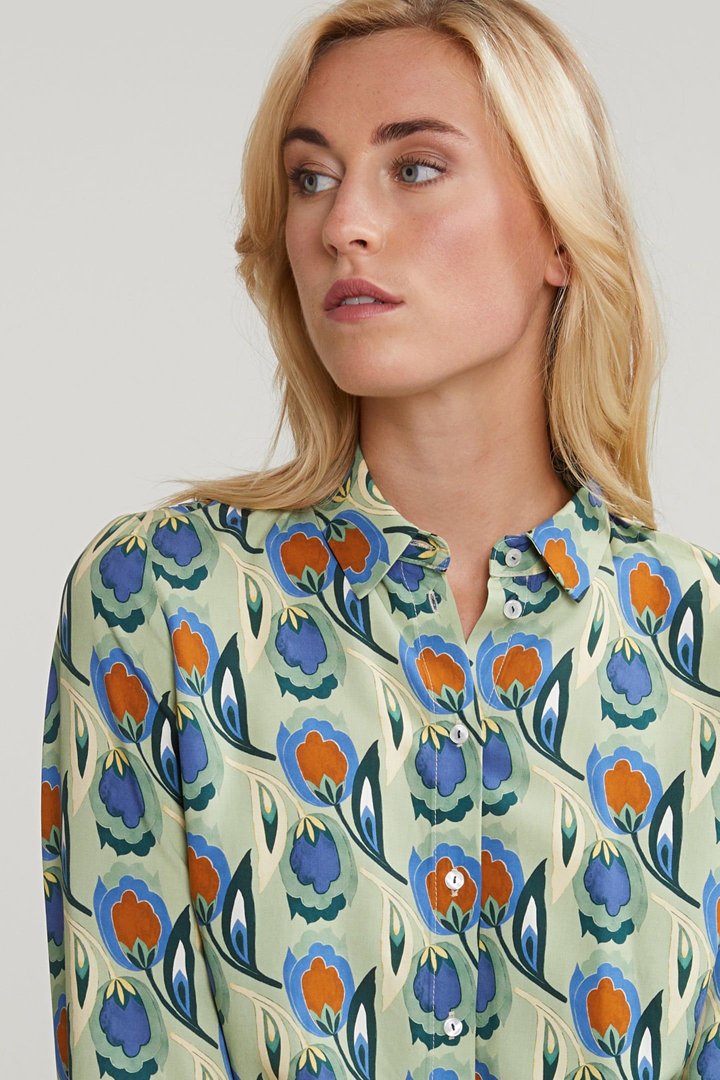 MULTI CLASSIC FLORAL BLOUSE 3