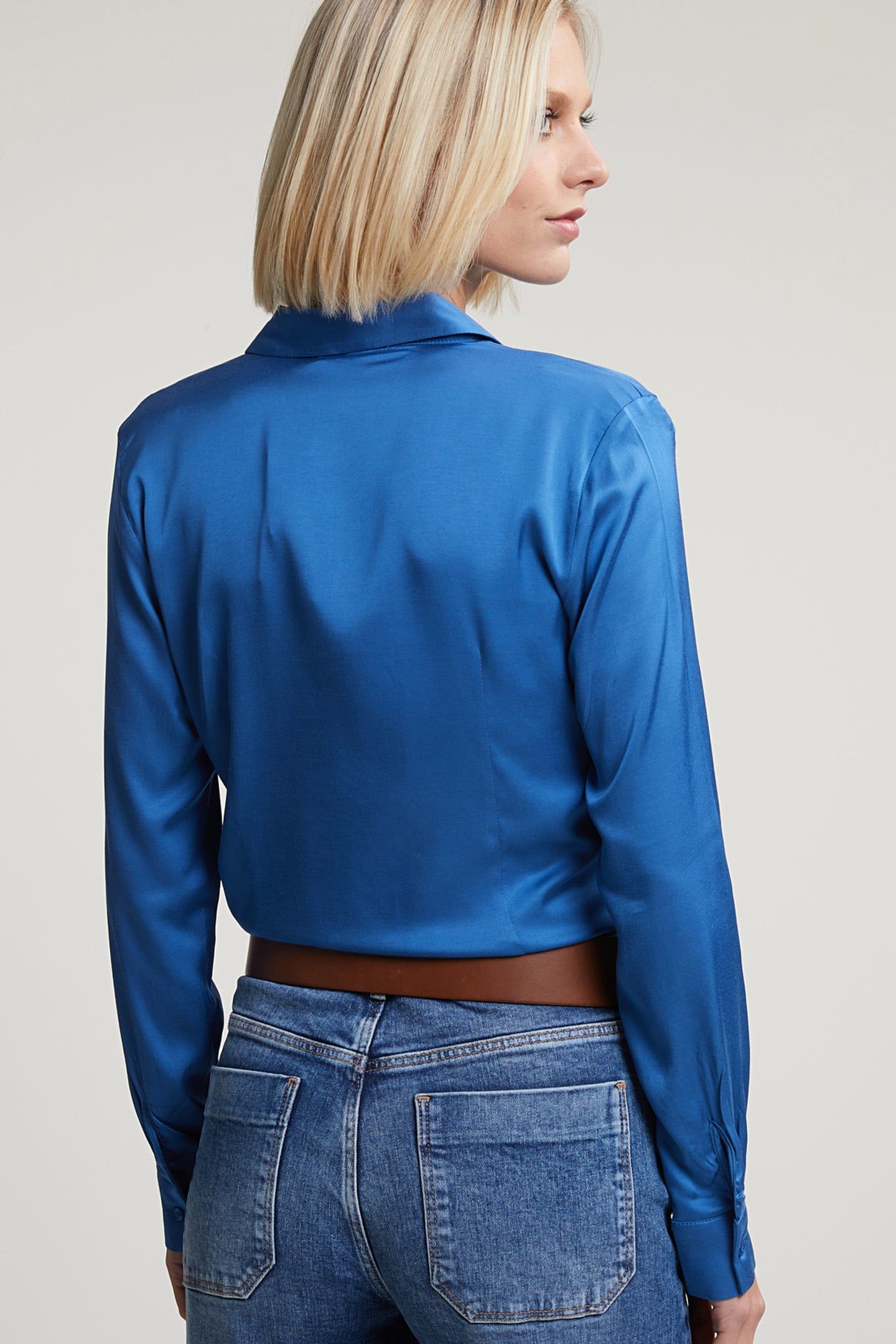 BLUE CLASSIC BUTTONED BLOUSE 2