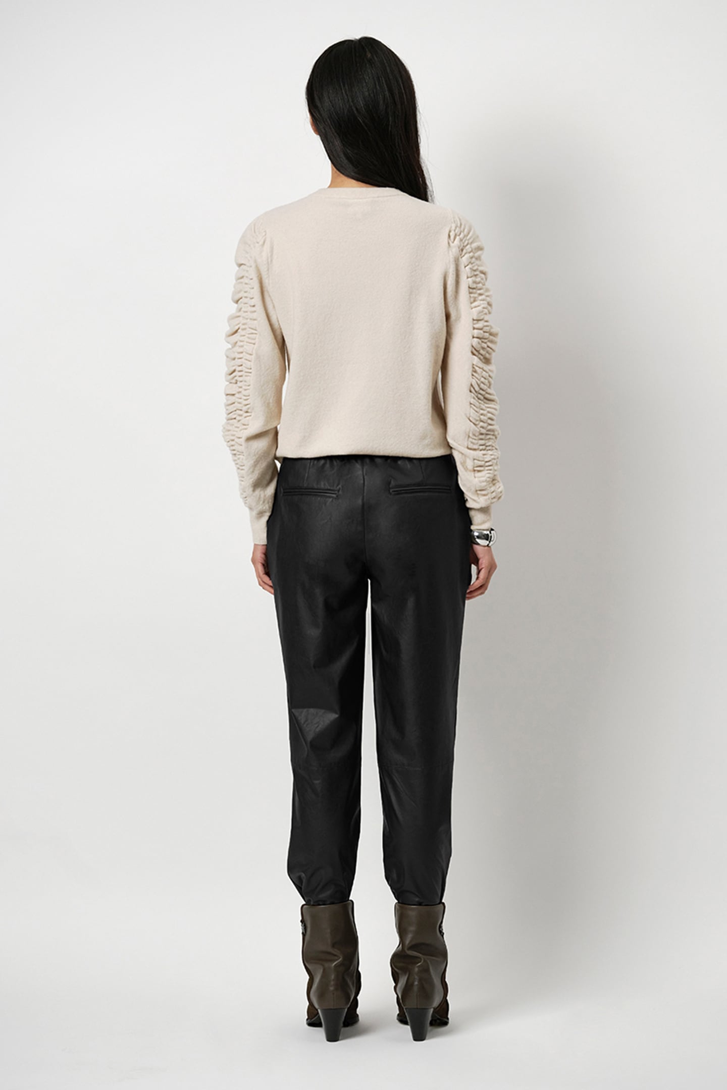 GEZA FAUX LEATHER CHINO RAVEN 2
