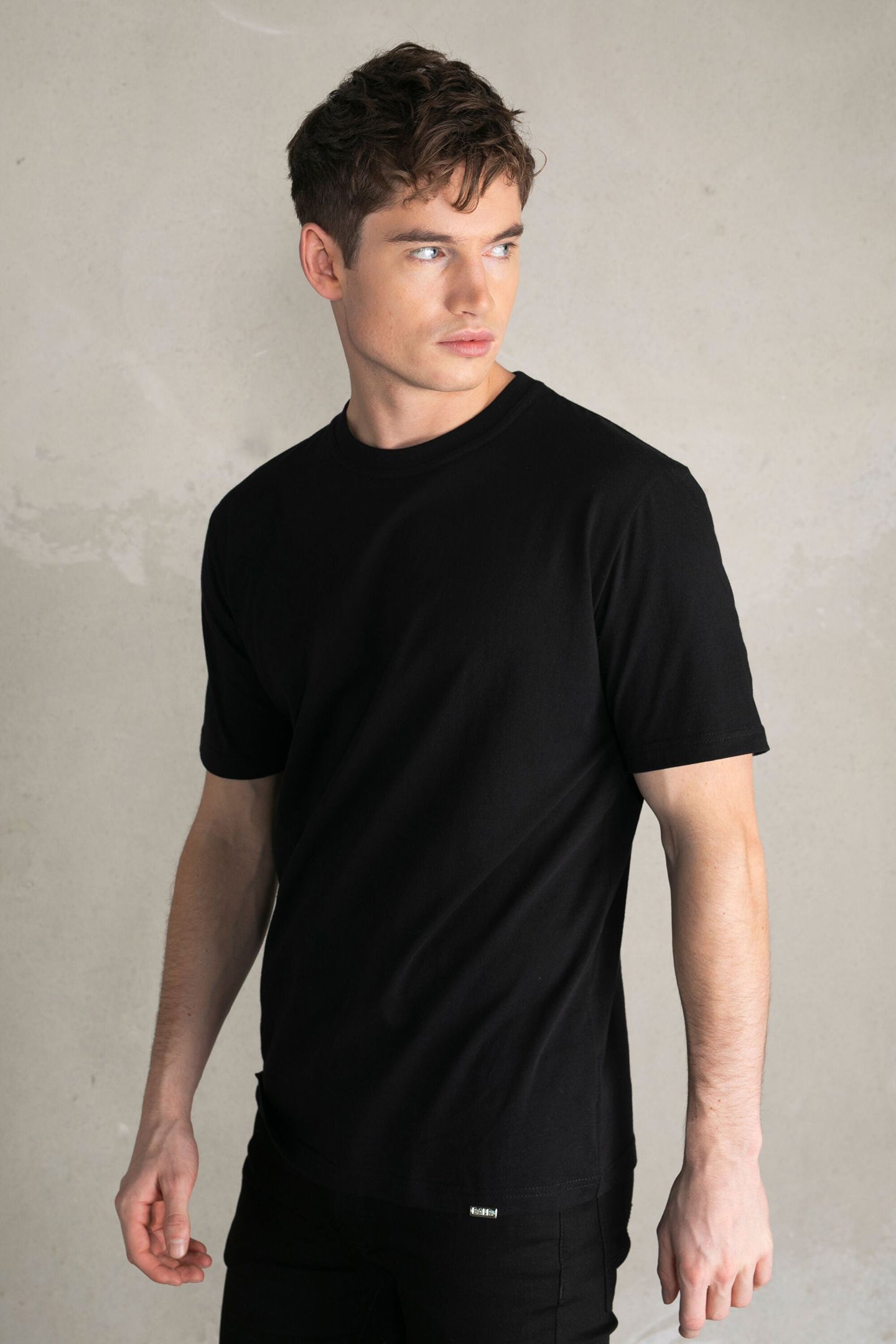 BALR. CLASSIC METAL CLIP STRAIGHT FIT T-SHIRT JET BLACK 1