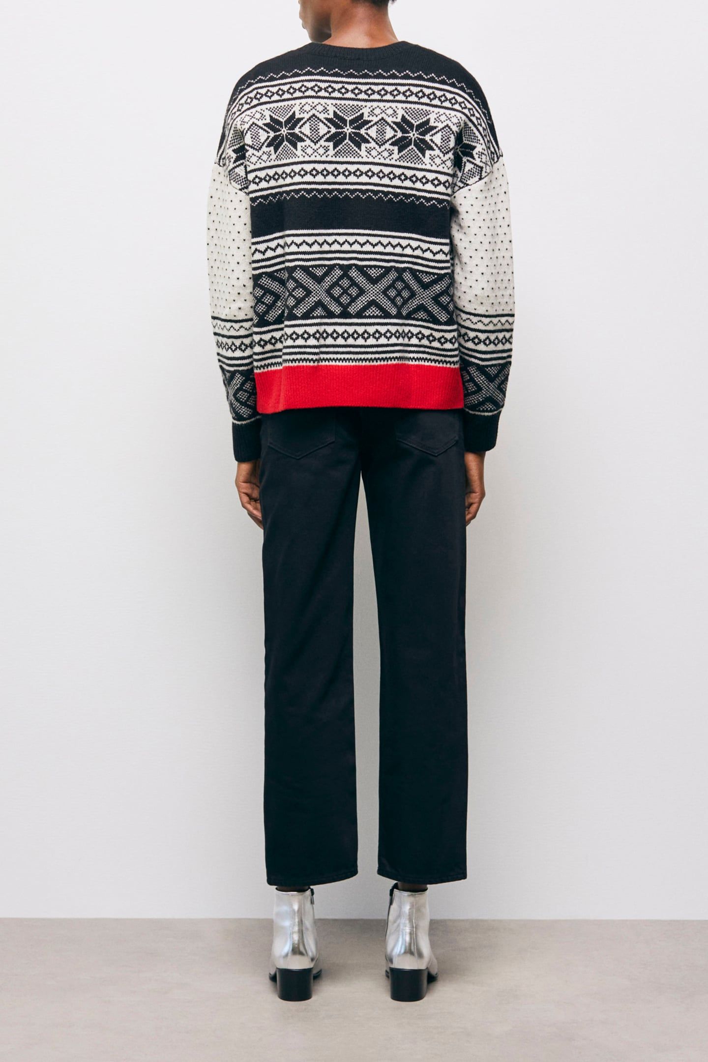 JACQUARD ROUND NECK SWEATER WITH CONTRAST RIB 2