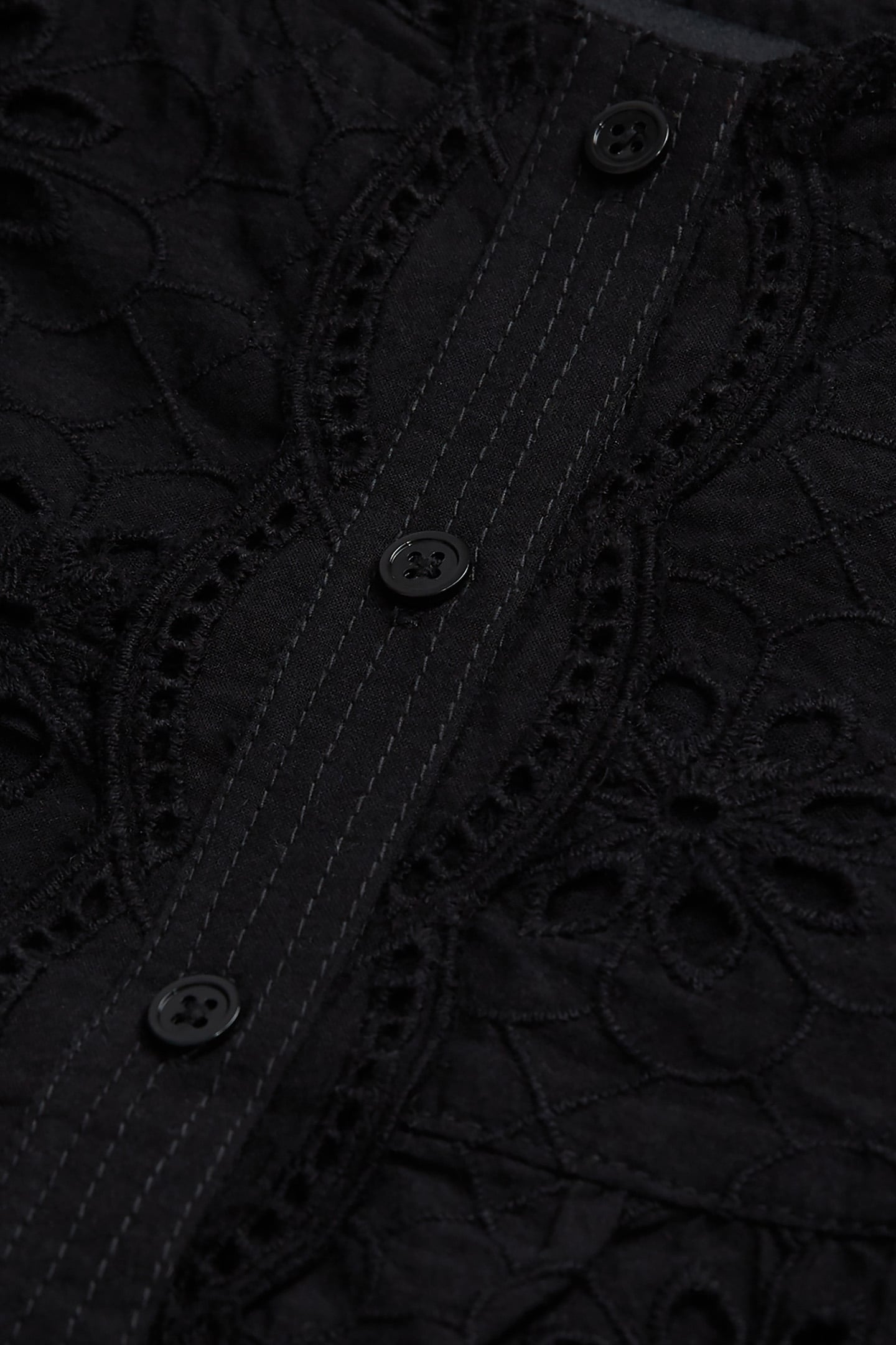 SLEEVELESS TOP WITH BUTTONS IN FRONT BLACK 7