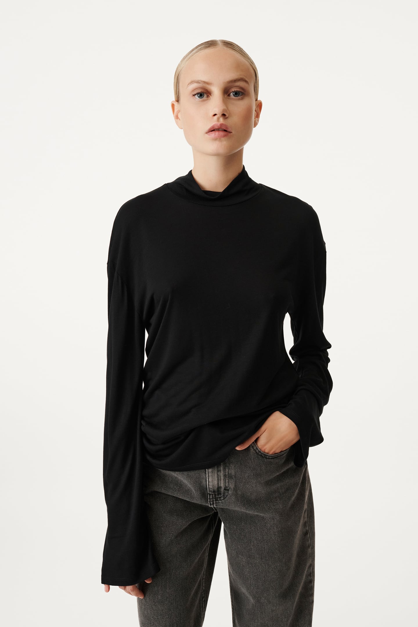 ELAURA T-SHIRT BLACK 1