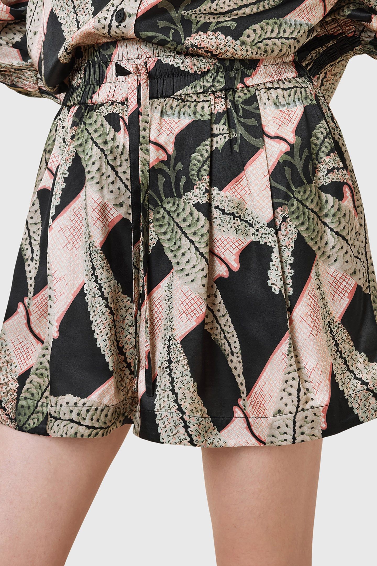ISLA SHORT GARLAND GREEN 7