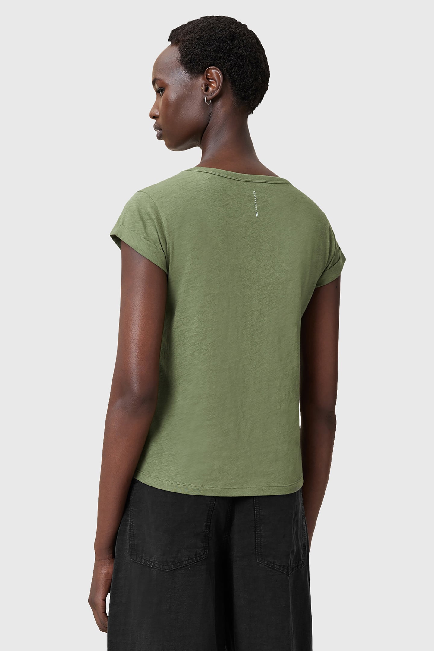 ANNA V TEE GRASS GREEN 2
