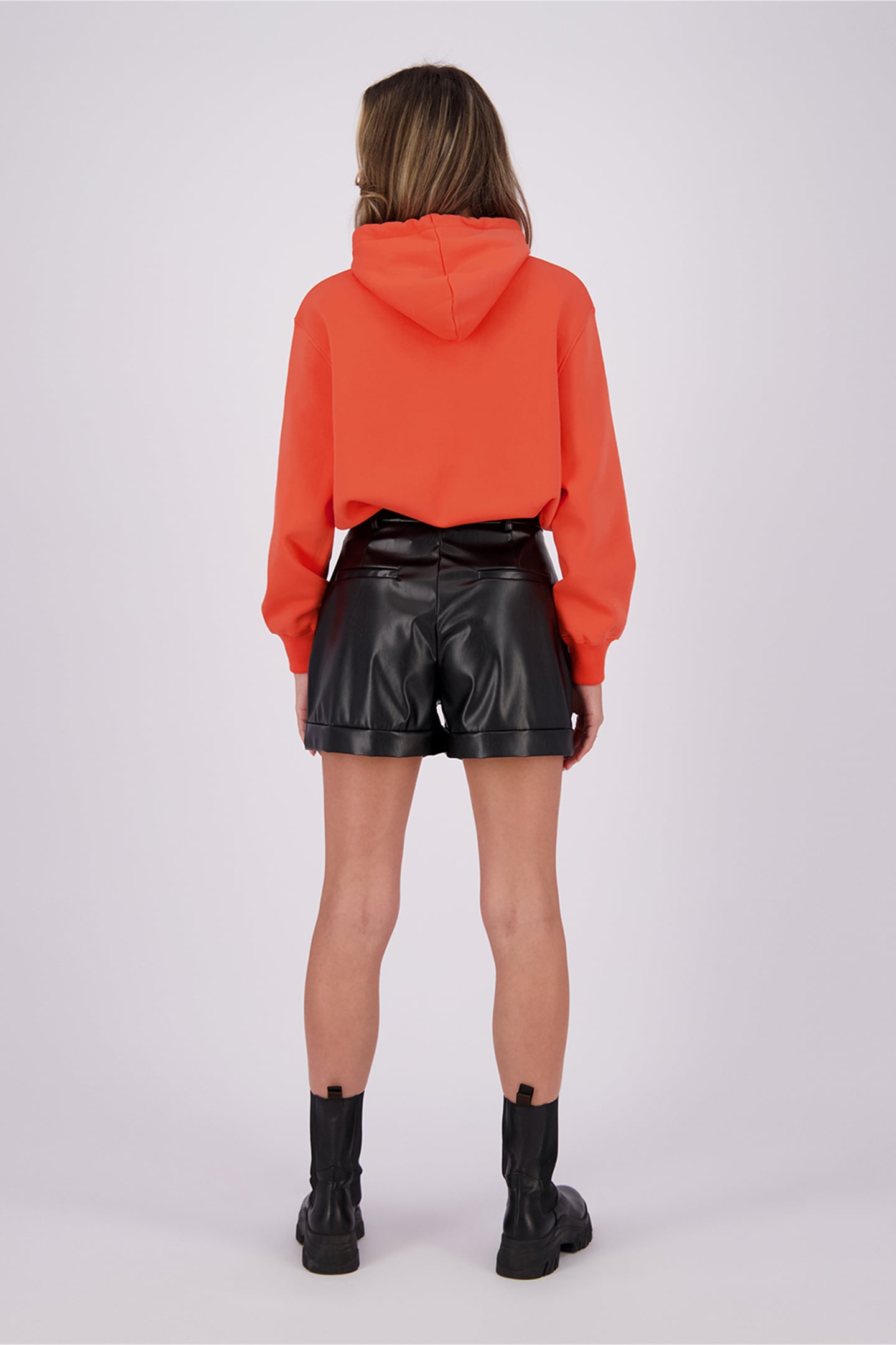 LAUREN SHORT DEEP BLACK 2