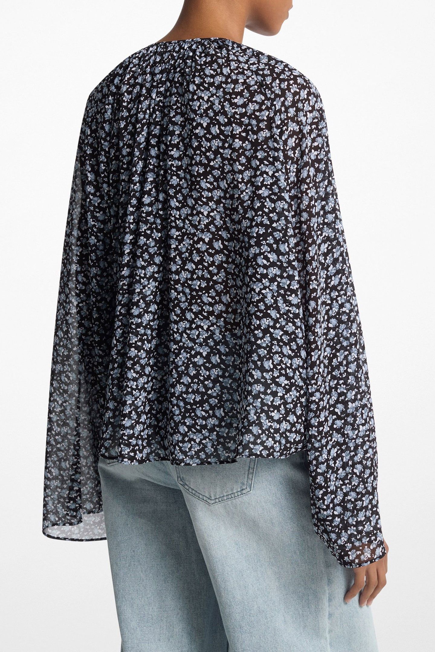 FLORAL V NECK TOP 2